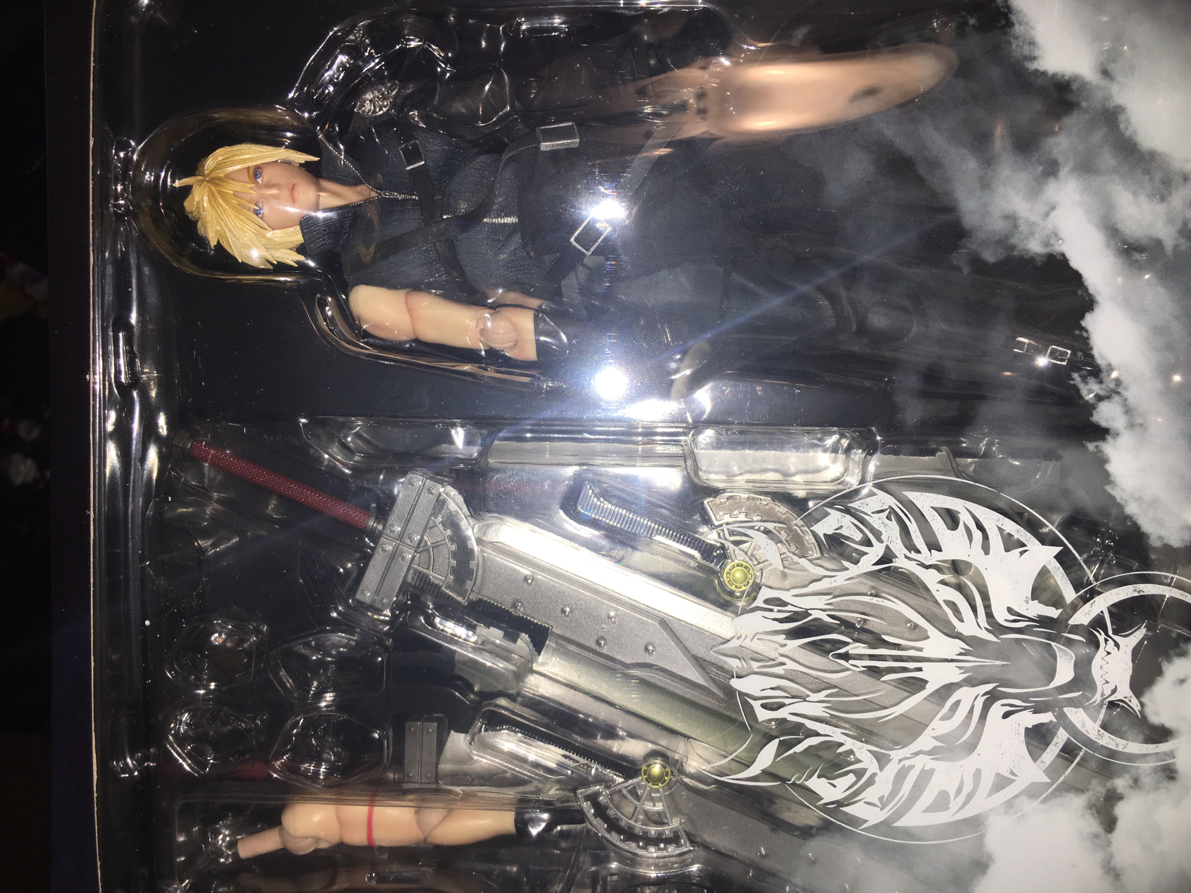 Cloud Strife No.7 - Square Enix (Final Fantasy 7 Advent Children) action figure collectible [Barcode 662248813448] - Main Image 2