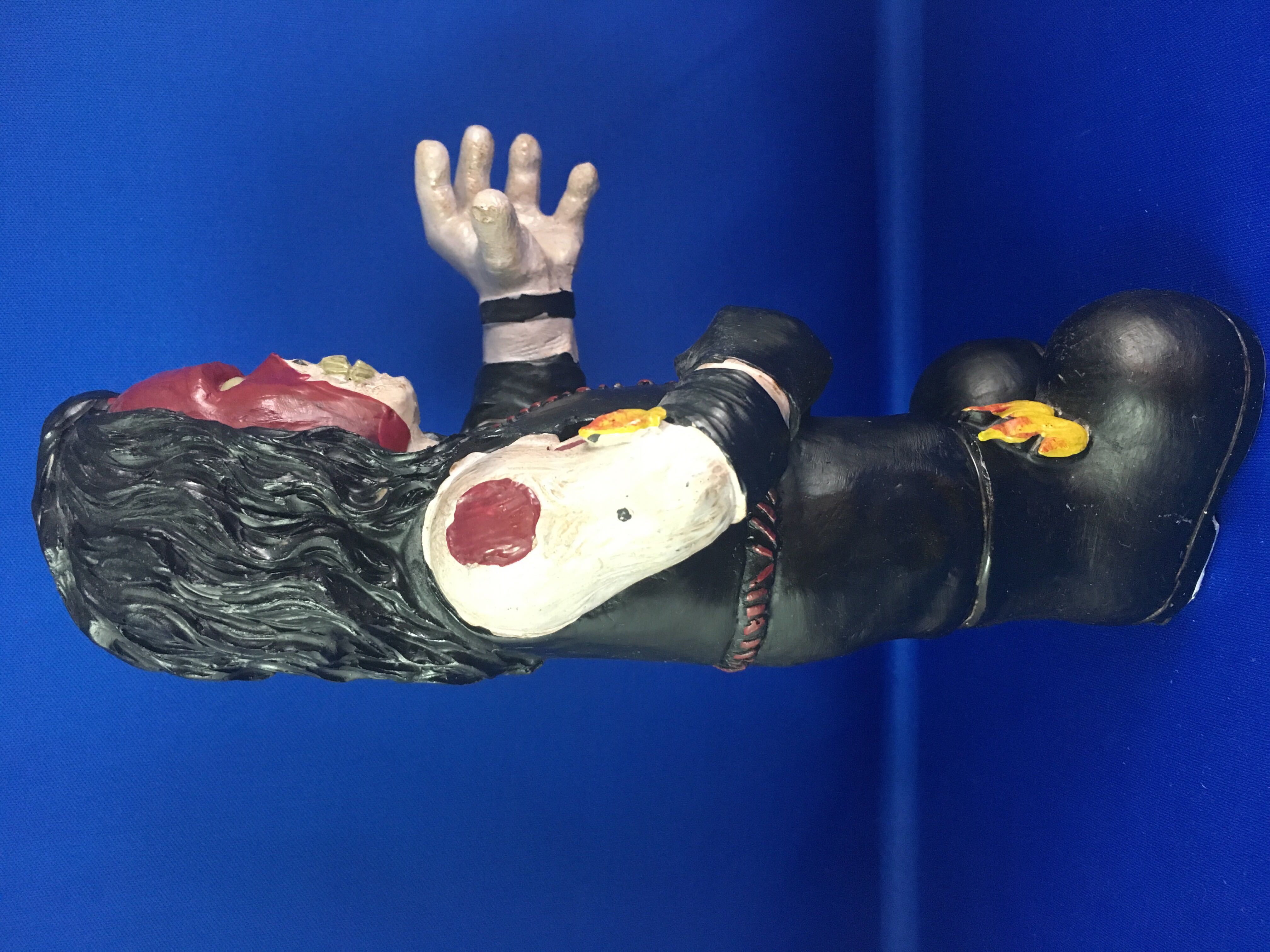 WWE Kane Collectible Zombie Figure - Forever Collectables (WWE Collectible Zombie Figure) action figure collectible [Barcode 888306059379] - Main Image 4