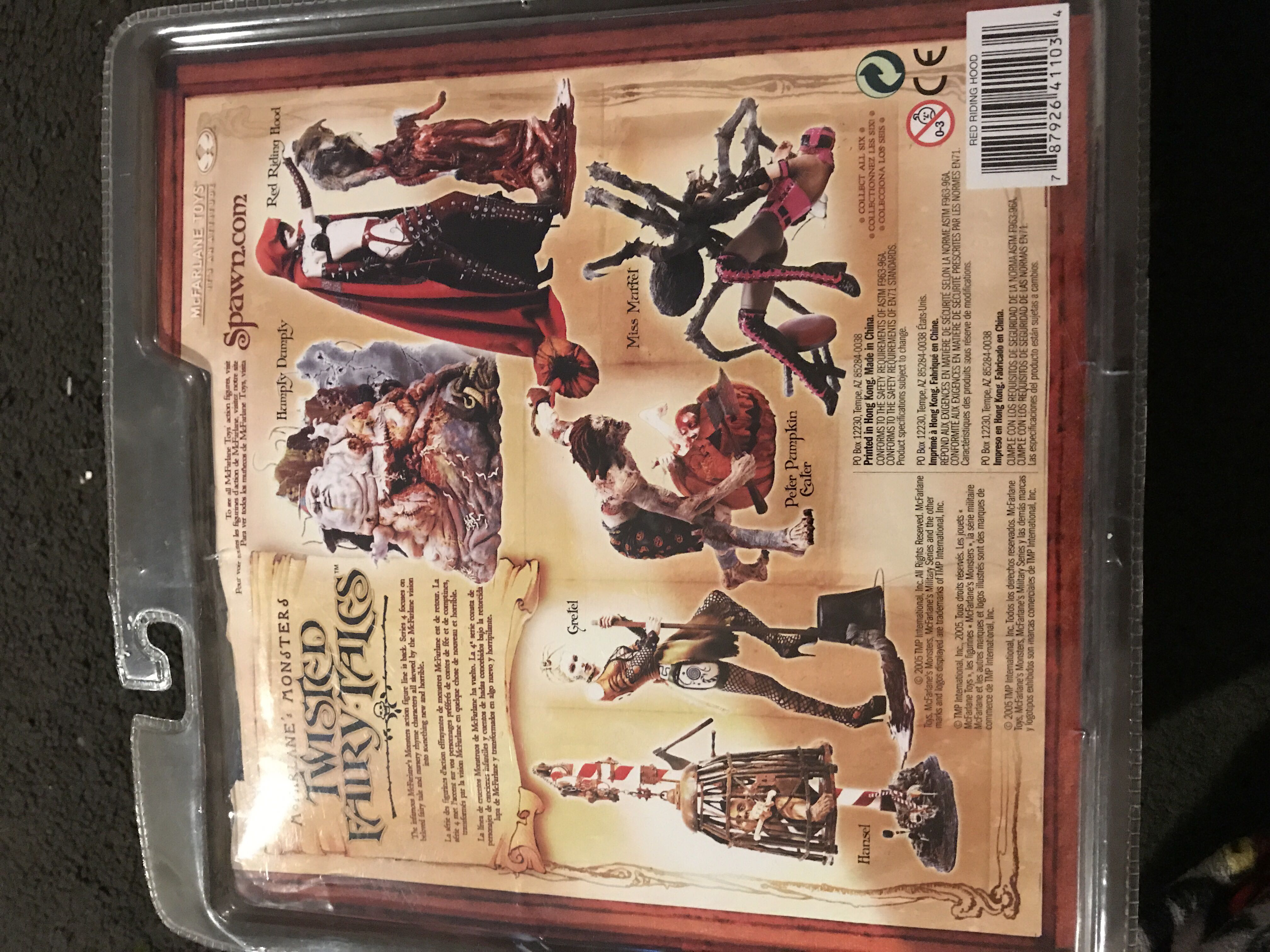 McFarlane’s Monsters Twisted Fairytales Red Riding Hood - McFarlane Toys™ (Twisted Fairy Tales) action figure collectible [Barcode 787926411034] - Main Image 2