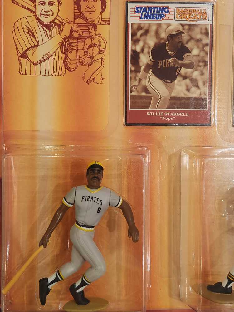 Willie Statgell & Roberto Clemente - Kenner (Starting Lineup: Baseball Greats) action figure collectible [Barcode 076281918303] - Main Image 3