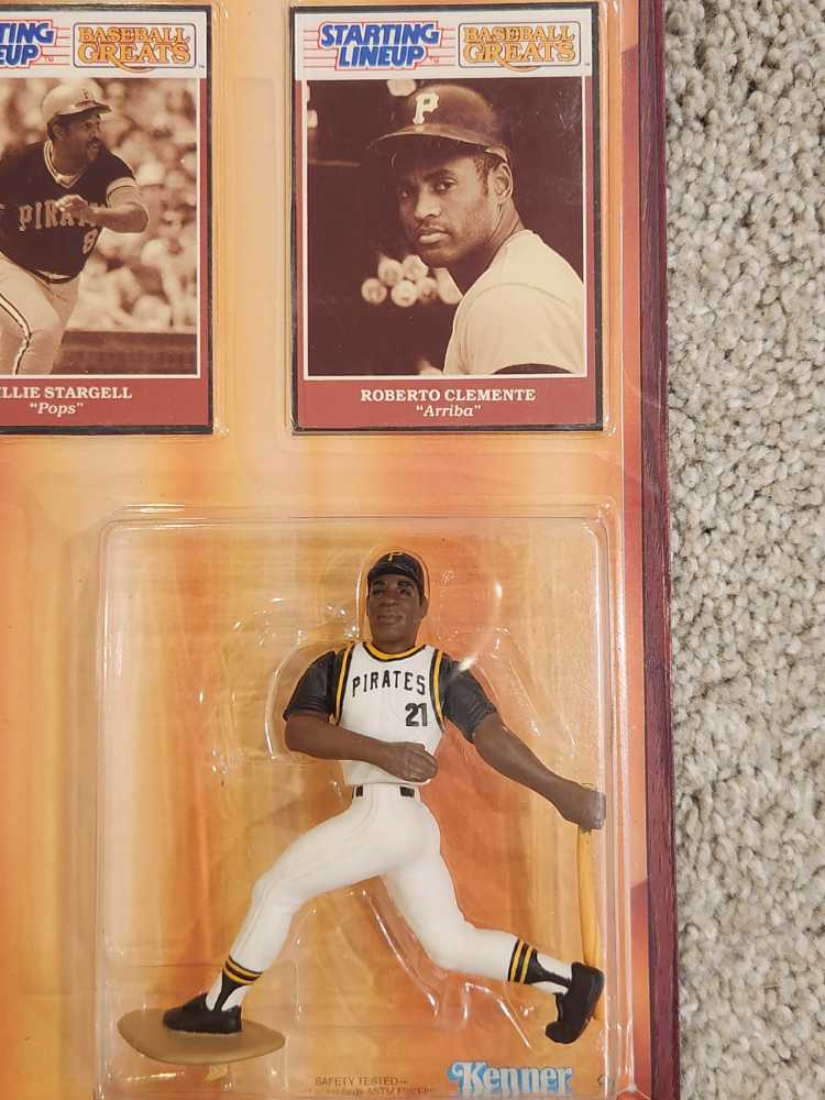 Willie Statgell & Roberto Clemente - Kenner (Starting Lineup: Baseball Greats) action figure collectible [Barcode 076281918303] - Main Image 4