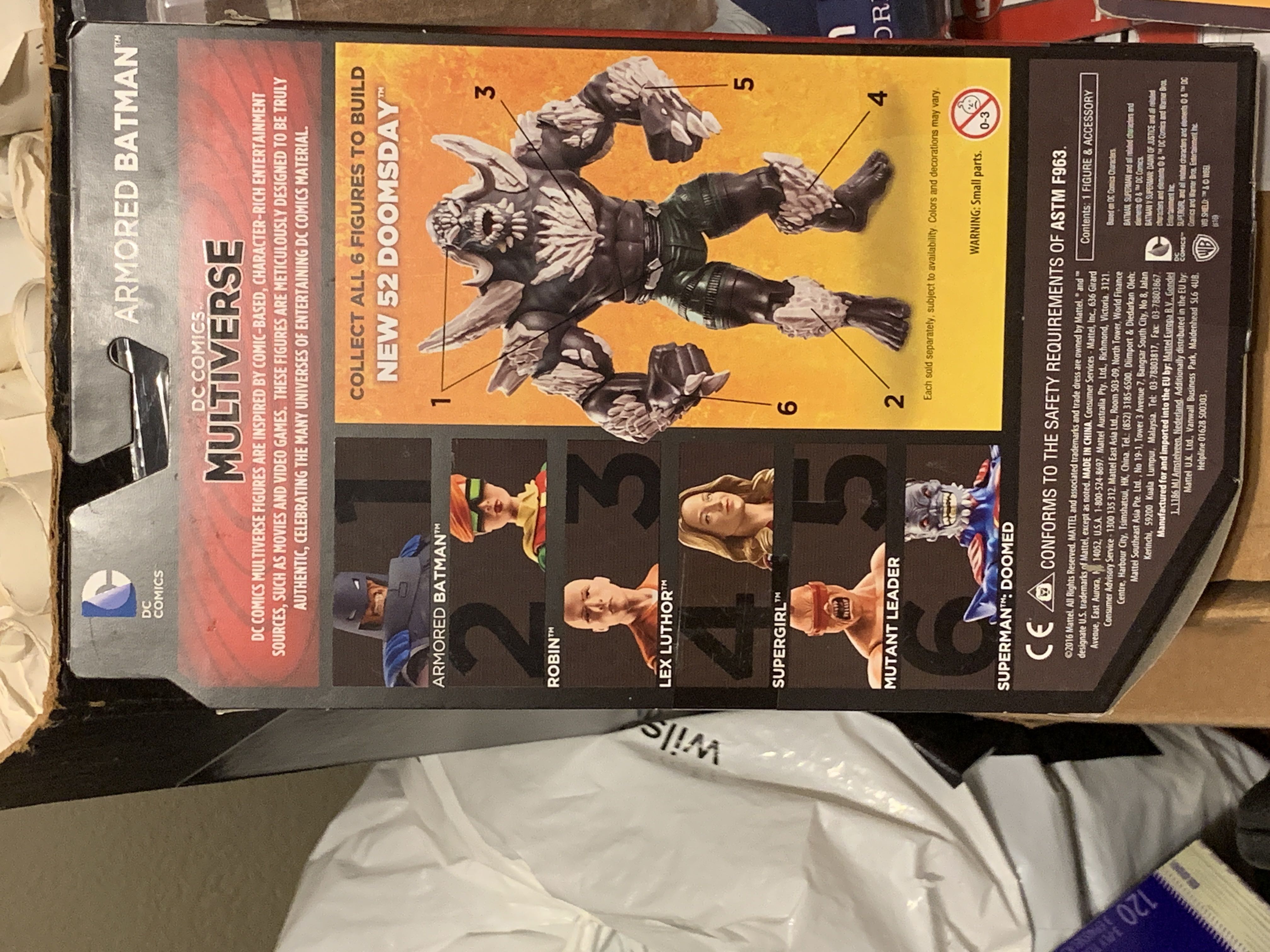 Armored Batman  - DC Mattel (DC Comics - Multiverse) action figure collectible [Barcode 887961245288] - Main Image 2