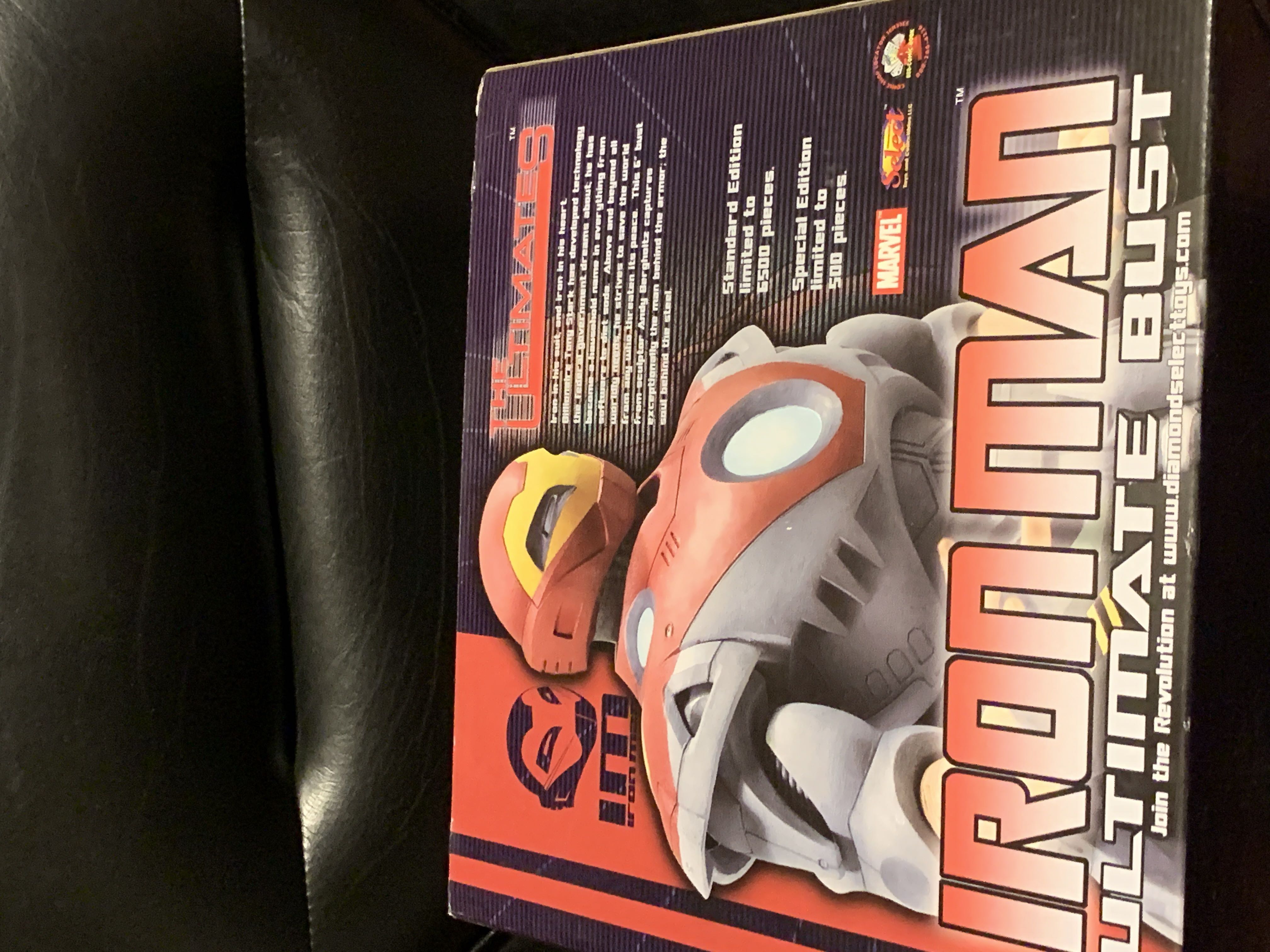 Ironman  - Diamond Select Toys & Collectibles (Marvel Collector Editions) action figure collectible [Barcode 699788201657] - Main Image 2