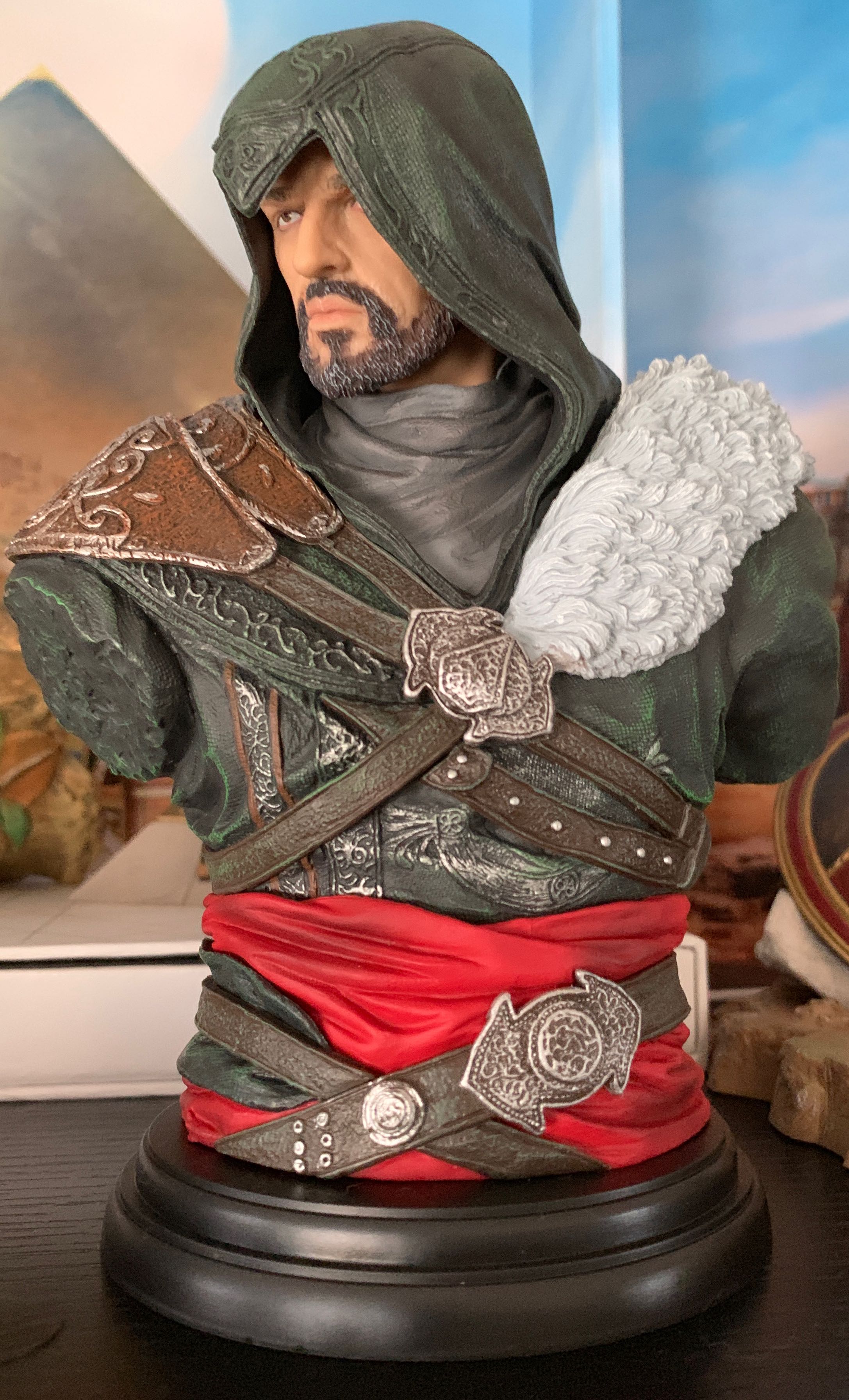 Assassin’s Creed Ezio Mentor Bust - Ubicollectibles (Assassin’s Creed Legacy Collection) action figure collectible [Barcode 887256019730] - Main Image 3