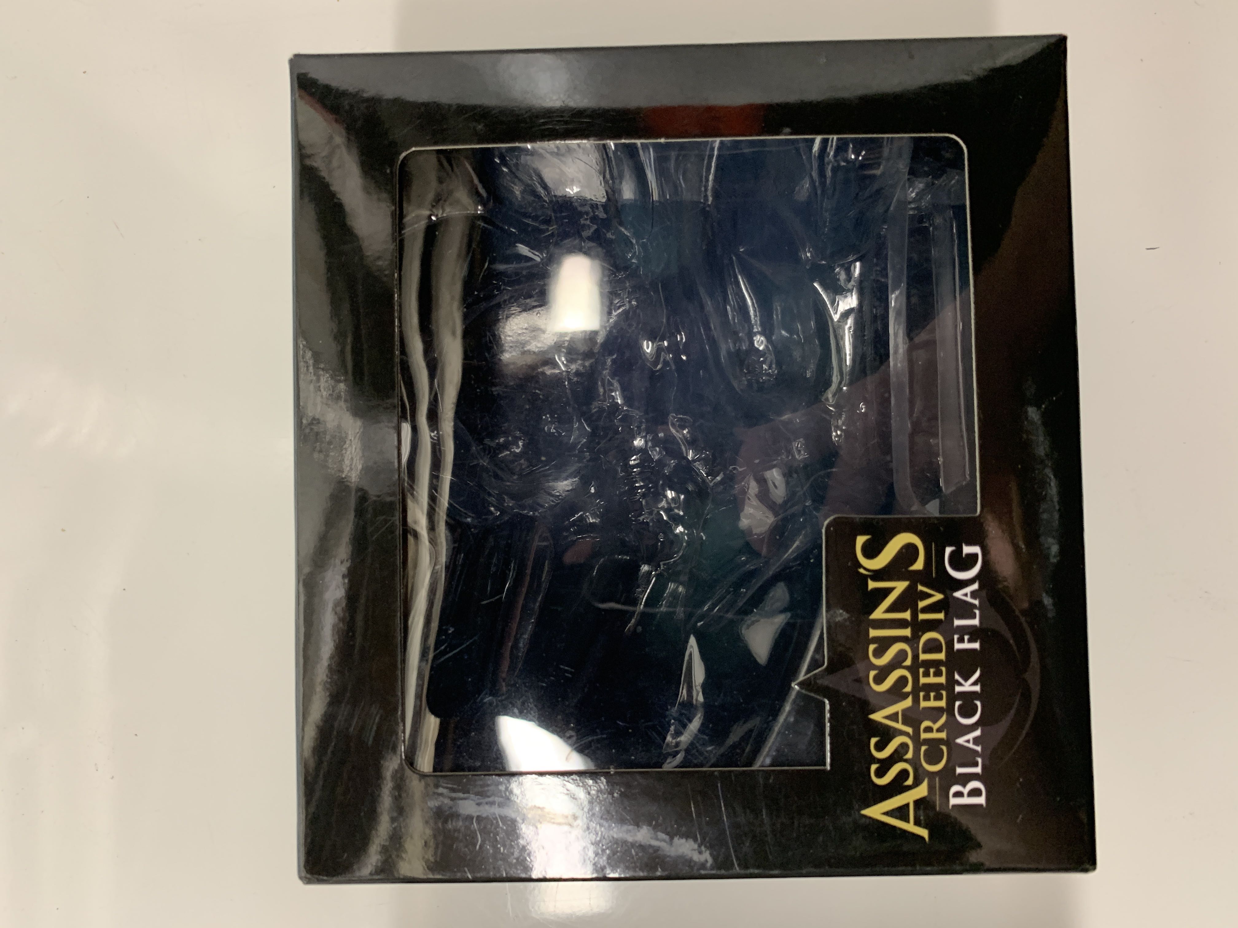 Loot Crate Adsassin’s Creed Black Flag - Loot Crate (Assassin’s Creed Legacy Collection) action figure collectible - Main Image 2