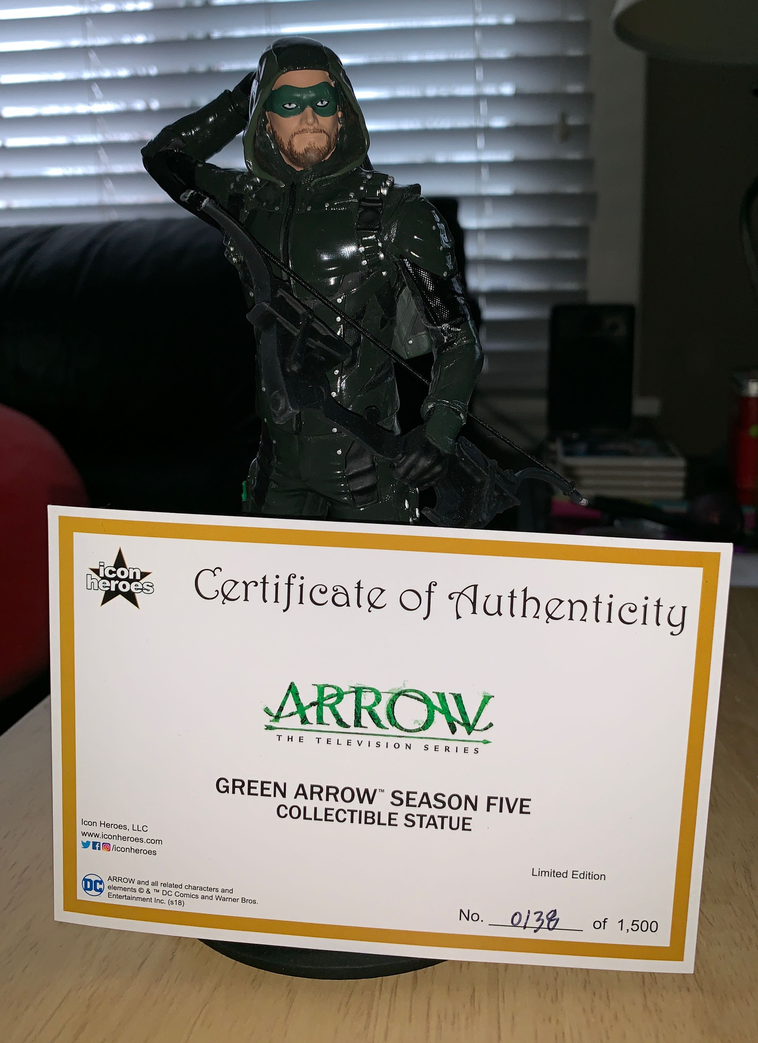 Arrow (Green Arrow Season 5 Collectible Statue - Icon Heroes action figure collectible [Barcode 806810252109] - Main Image 4