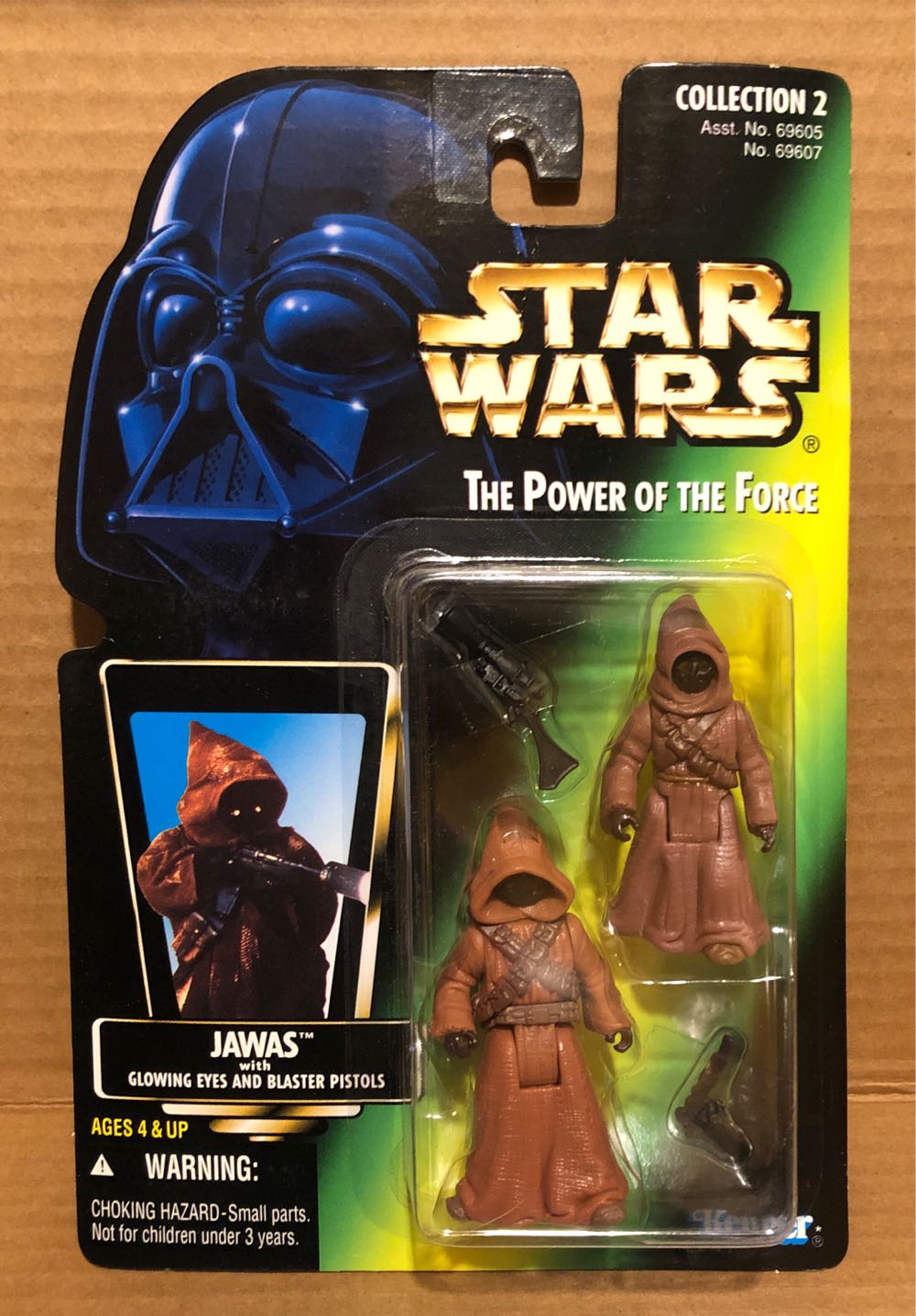 Jawas With Glowing Eyes And Blaster Pistols - Kenner (Star Wars The Power Of The Force (Green Card)) action figure collectible [Barcode 076281696072] - Main Image 3