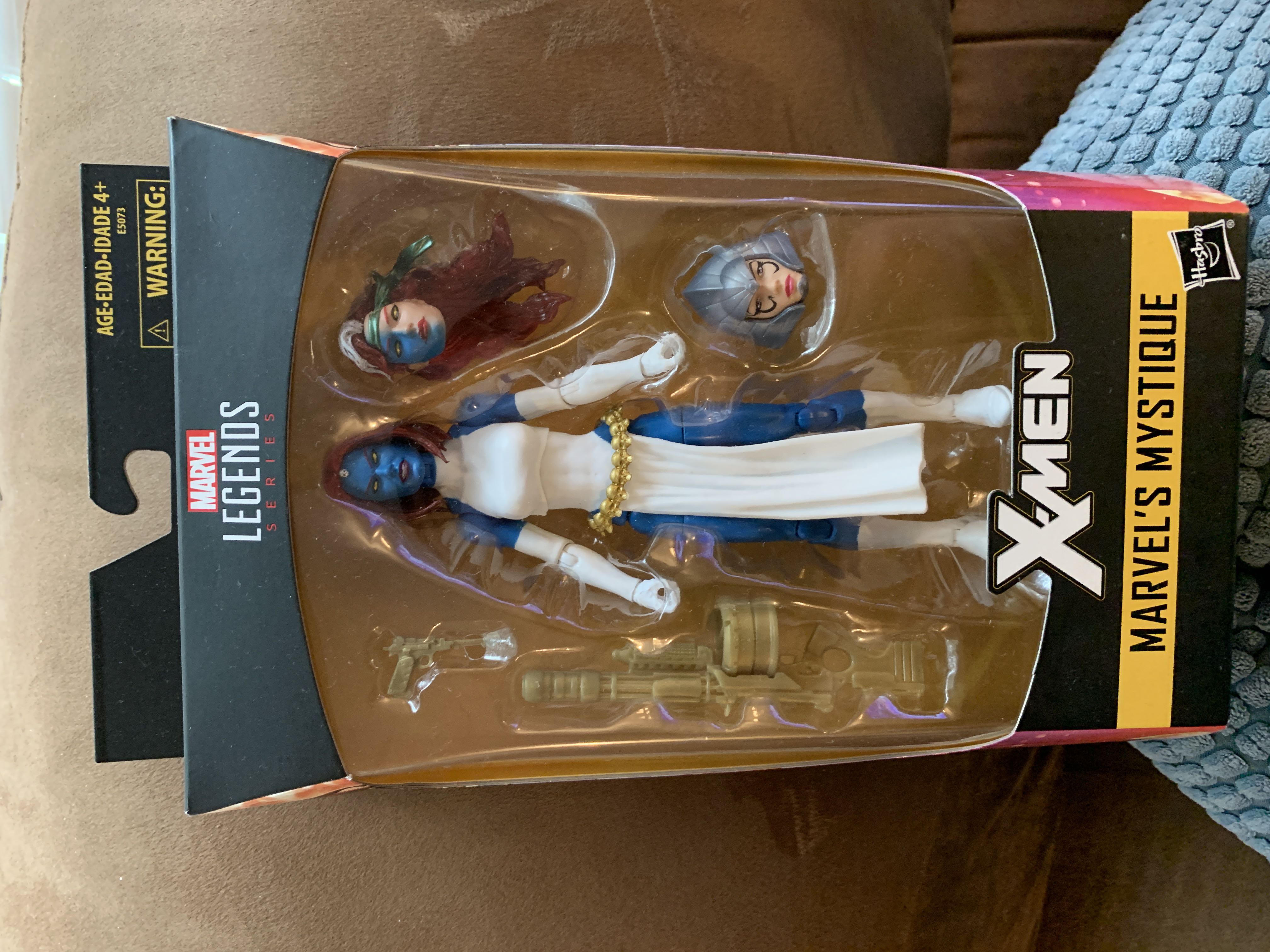 Mystique - Hasbro - Marvel Legends - Walgreens Exclusive (Marvel Legends) action figure collectible [Barcode 630509772599] - Main Image 3