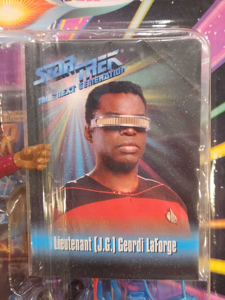 Lt. Geordi La Forge (J.G.) - Playmates Toys (Star Trek - The Next Generation) action figure collectible [Barcode 043377060758] - Main Image 4