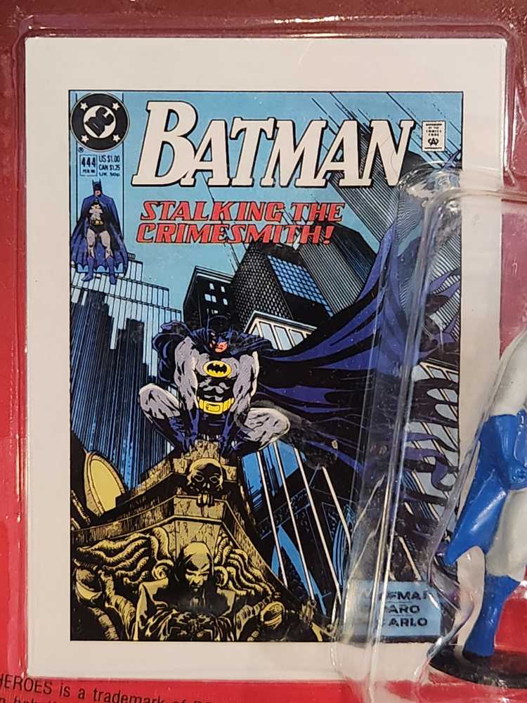 Batman (Raised Fist) - Ertl (DC Comics Super Heroes: Diecast Metal Figures w/Card) action figure collectible [Barcode 036881007234] - Main Image 4