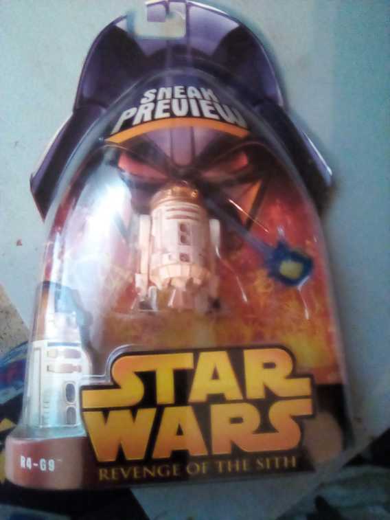 R4-G9 - Hasbro (Revenge Of The Sith) action figure collectible [Barcode 076930853641] - Main Image 4