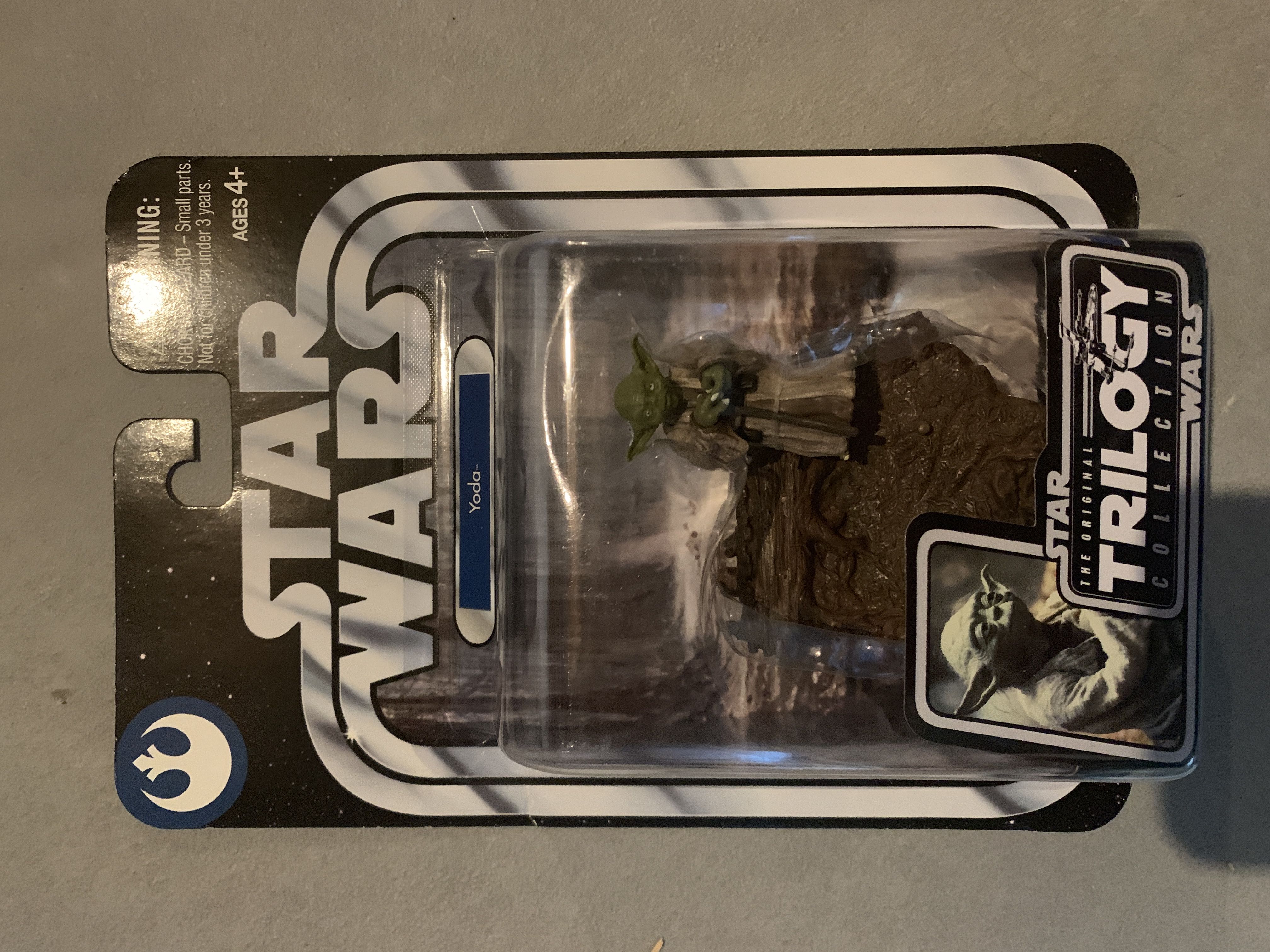 Yoda - Hasbro (Star Wars) action figure collectible [Barcode 076930847794] - Main Image 2