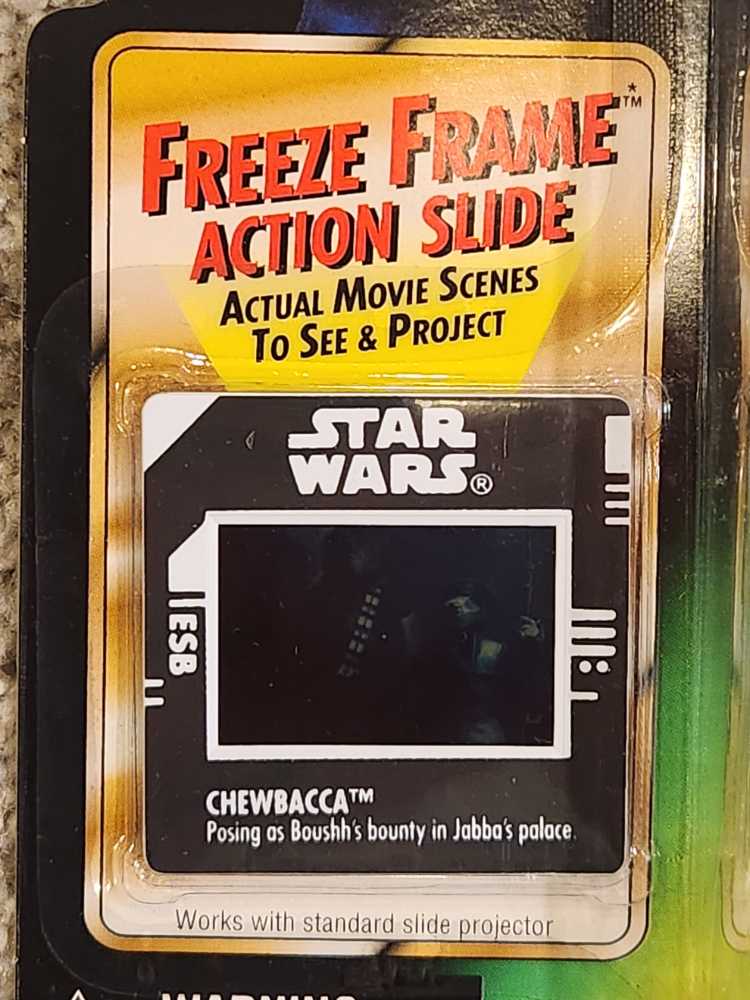 Carded Signed. The Power Of The Force. Chewbacca (Boushh’s Bounty) Signed Peter Mayhew. - Hasbro / Kenner (Power of The Force 2) action figure collectible [Barcode 076281698823] - Main Image 4
