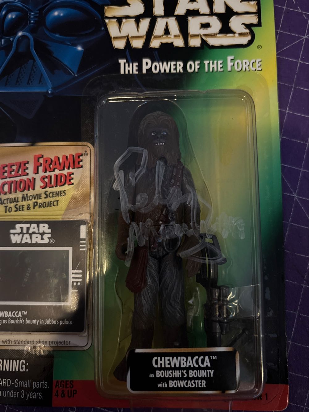 Carded Signed. The Power Of The Force. Chewbacca (Boushh’s Bounty) Signed Peter Mayhew. - Hasbro / Kenner (Power of The Force 2) action figure collectible [Barcode 076281698823] - Main Image 5