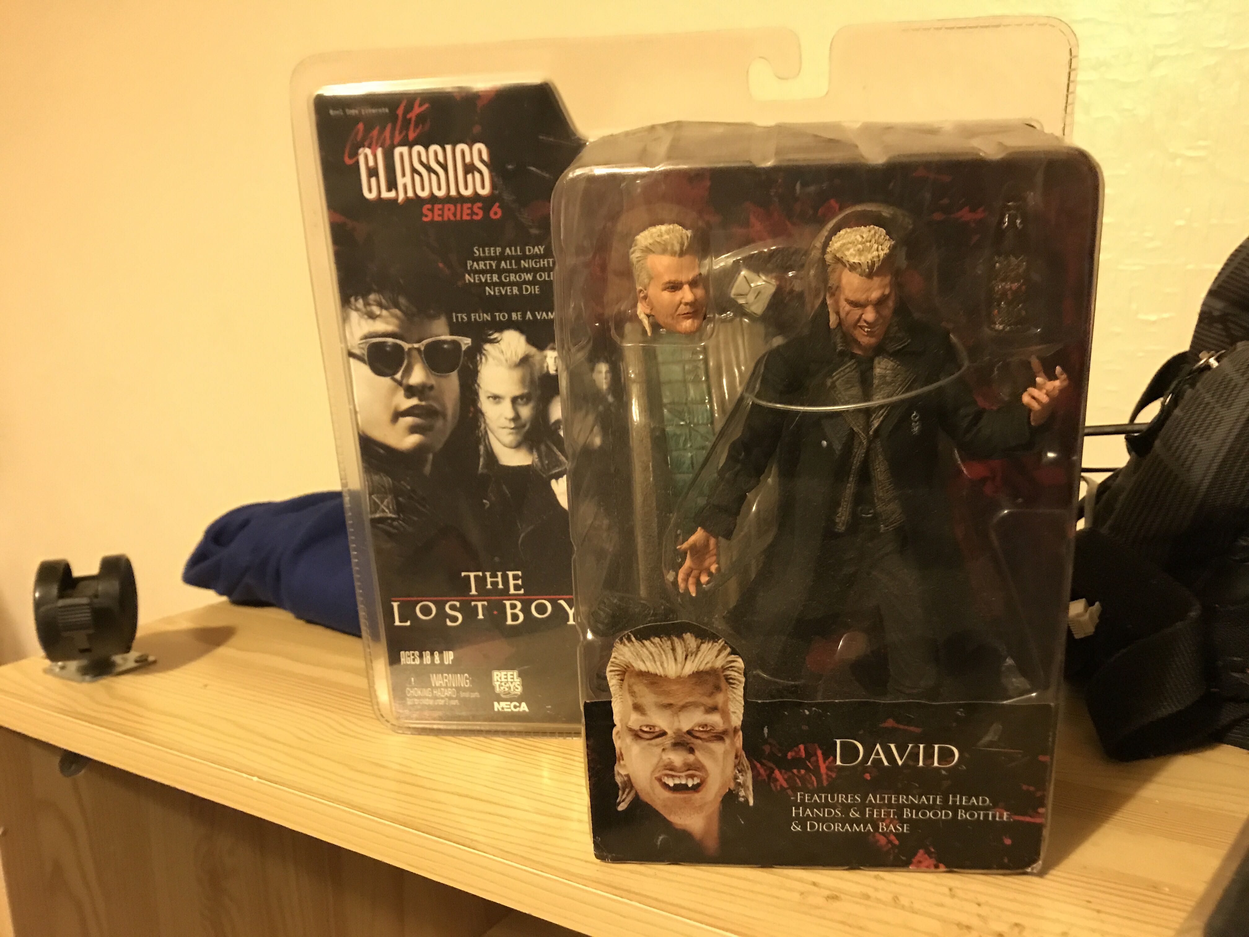 David Cult Classics - Neca (The Lost Boys) action figure collectible [Barcode 634482607503] - Main Image 4