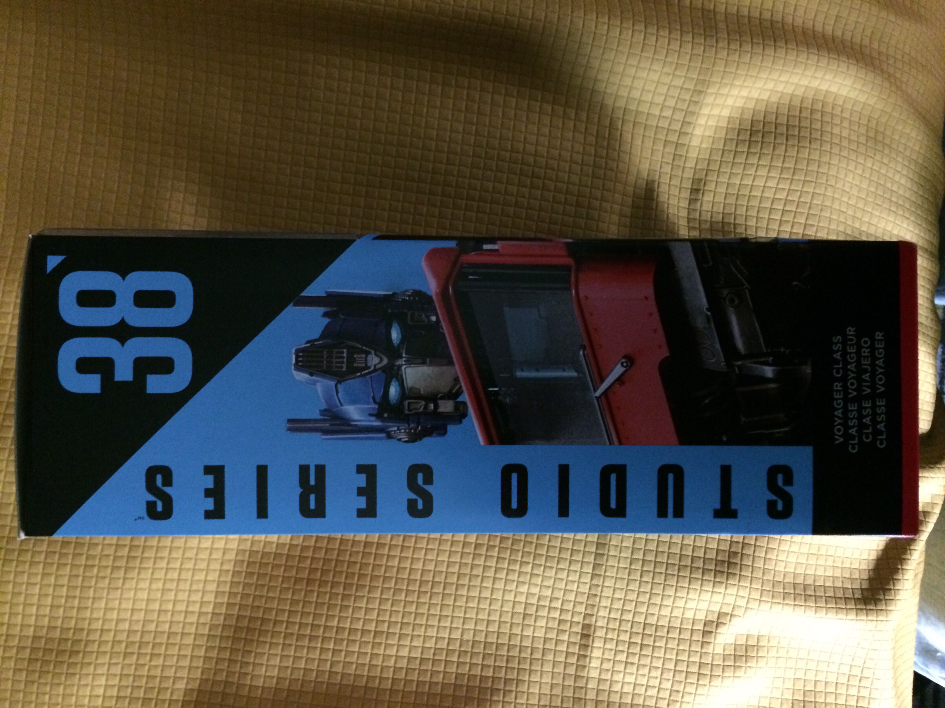 Bumblebee: Optimus Prime - Hasbro / Takara (Studio Series Voyager Class) action figure collectible [Barcode 630509795246] - Main Image 3