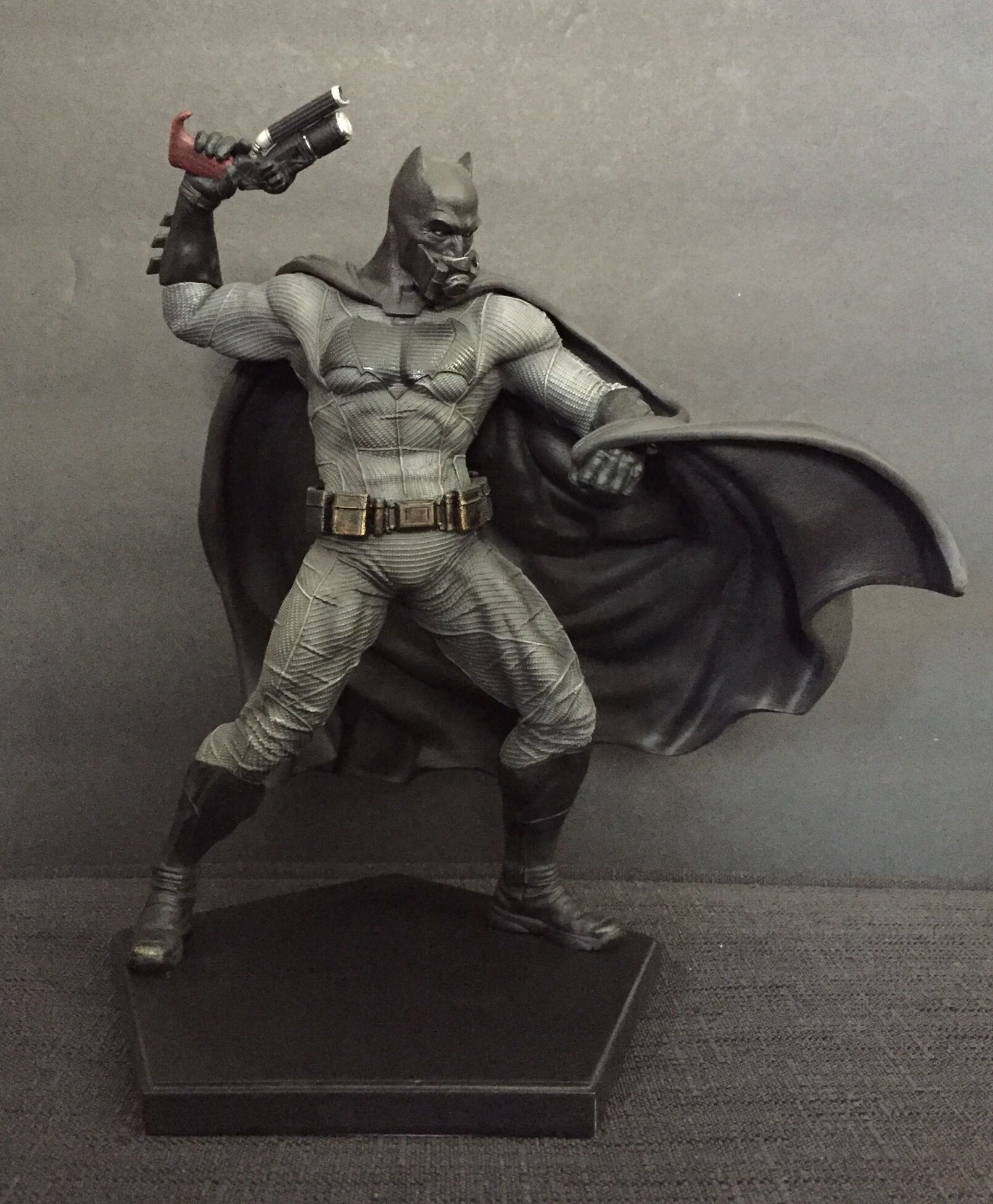 Batman - Iron Studios (Suicide Squad: Batman) action figure collectible [Barcode 0742832353687] - Main Image 2