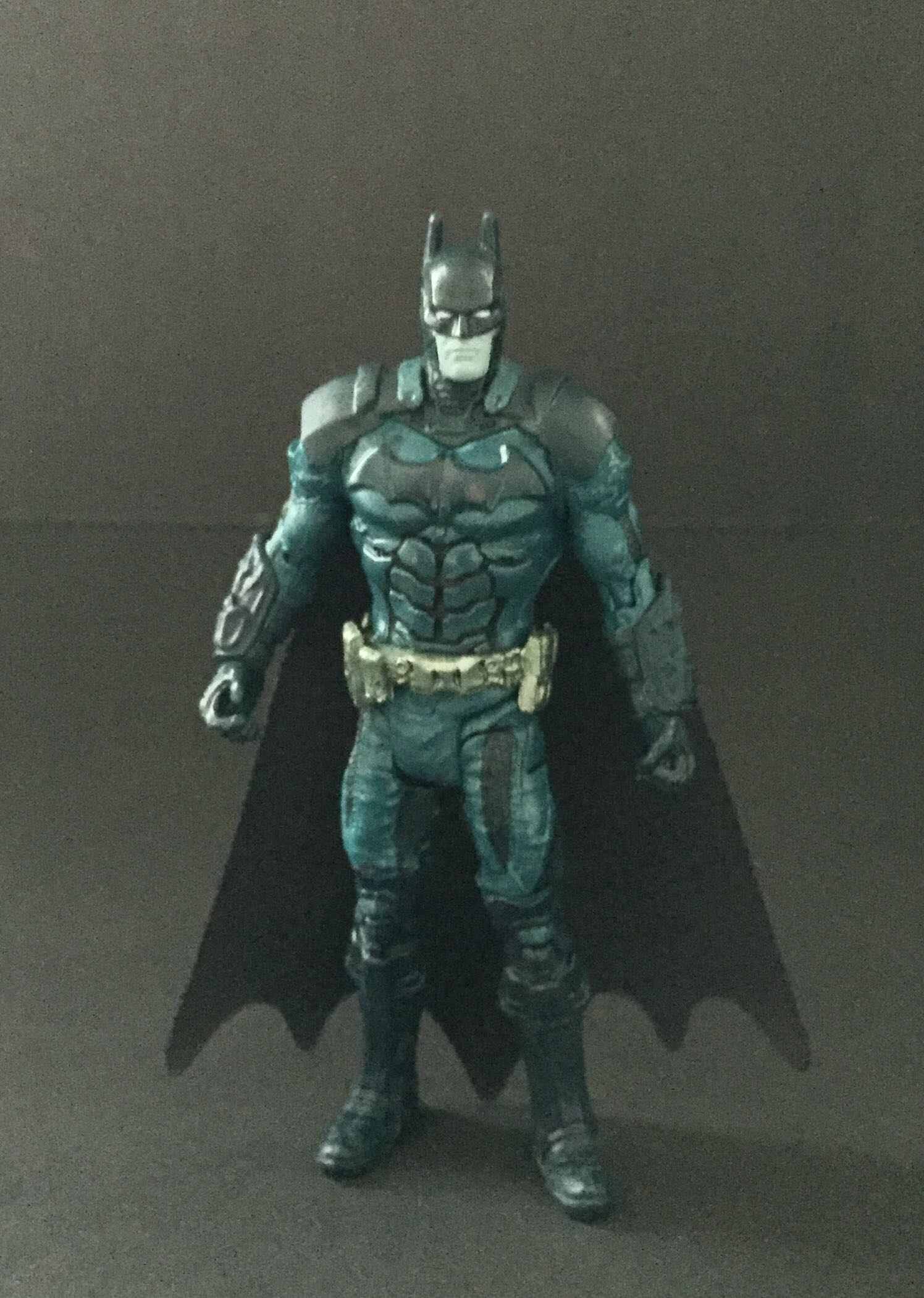 Batman: Batman Arkham City - Mattel (DC Multiverse) action figure collectible [Barcode 0785239667094] - Main Image 2