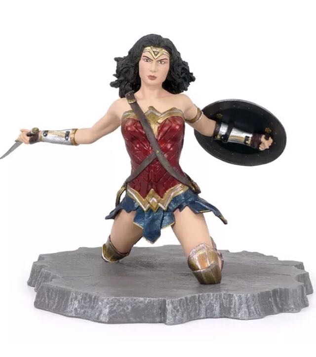 Wonder Woman: Diamond Select PVC Statue - Diamond Select (Justice League) action figure collectible [Barcode 699788827529] - Main Image 2