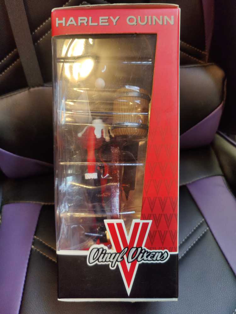 Harley Quinn - Vinyl Vixens - Vinyl Sugar (DC Comics) action figure collectible [Barcode 849803044749] - Main Image 2