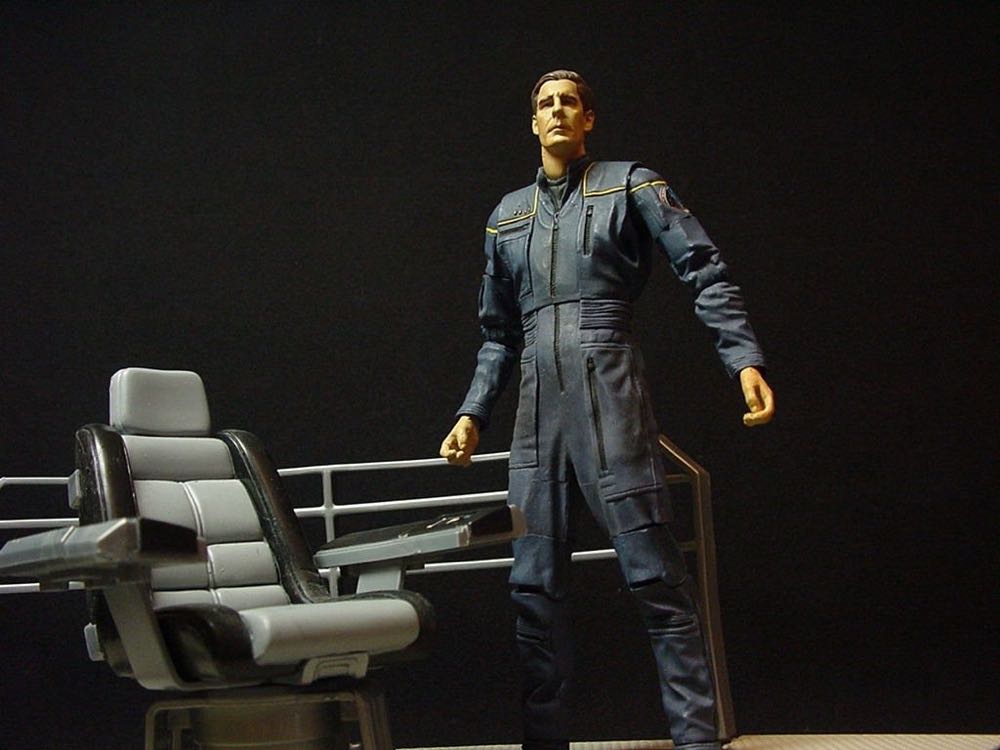 Enterprise Broken Bow Deluxe - Art Asylum (Star Trek Deluxe) action figure collectible [Barcode 687203853017] - Main Image 3