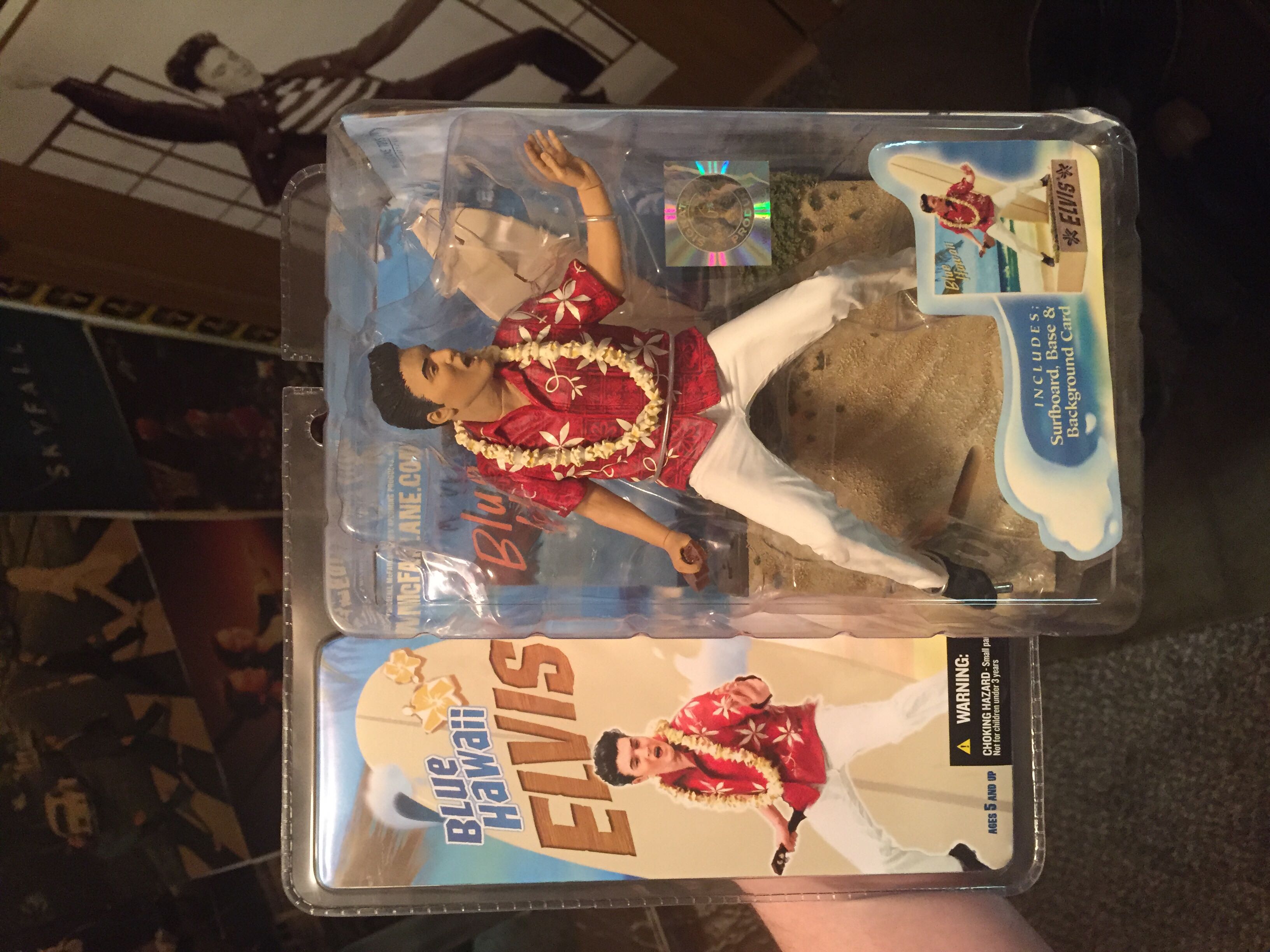 Elvis Blue Hawaii  action figure collectible [Barcode 787926172713] - Main Image 1