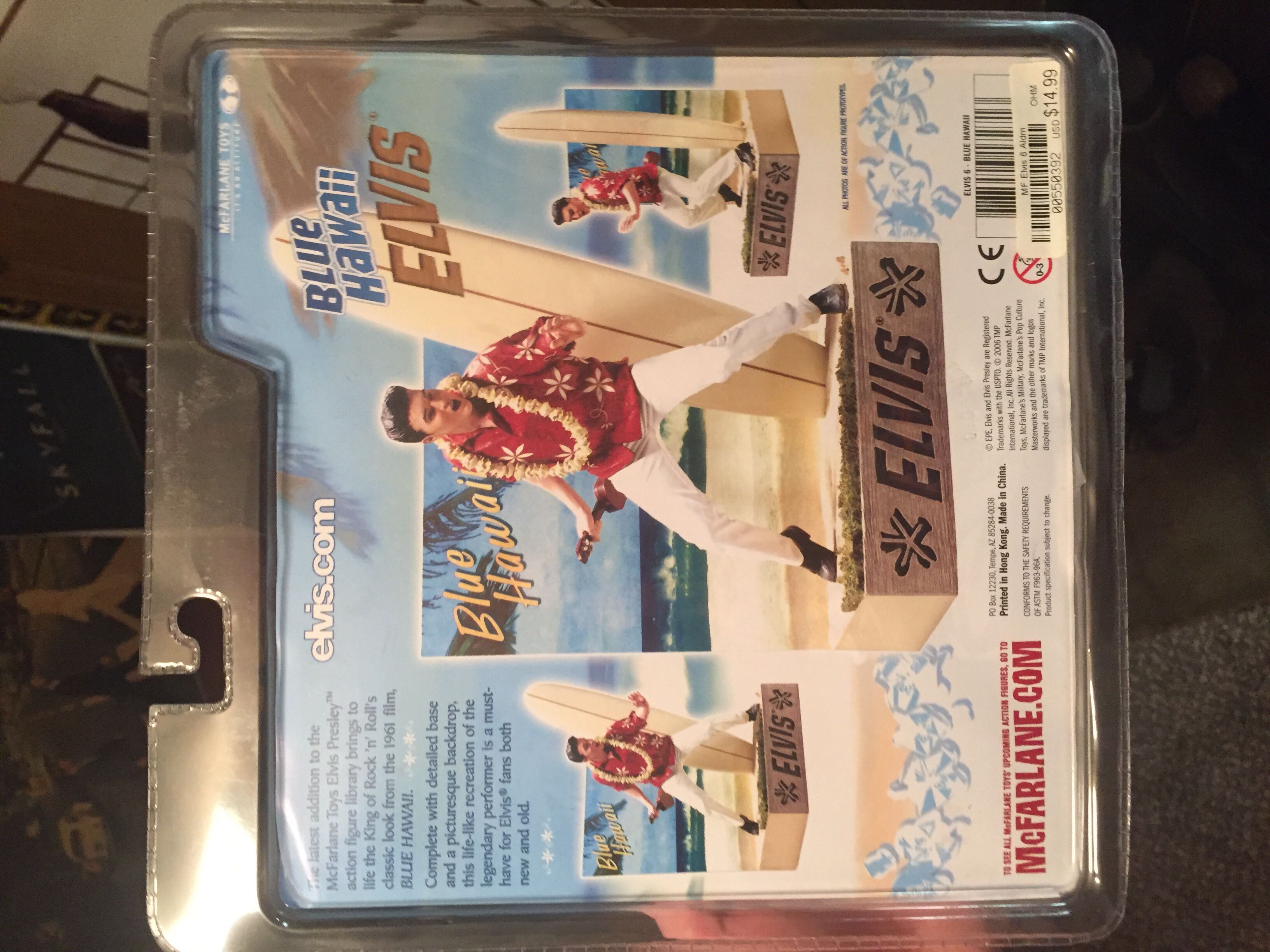 Elvis Blue Hawaii  action figure collectible [Barcode 787926172713] - Main Image 2