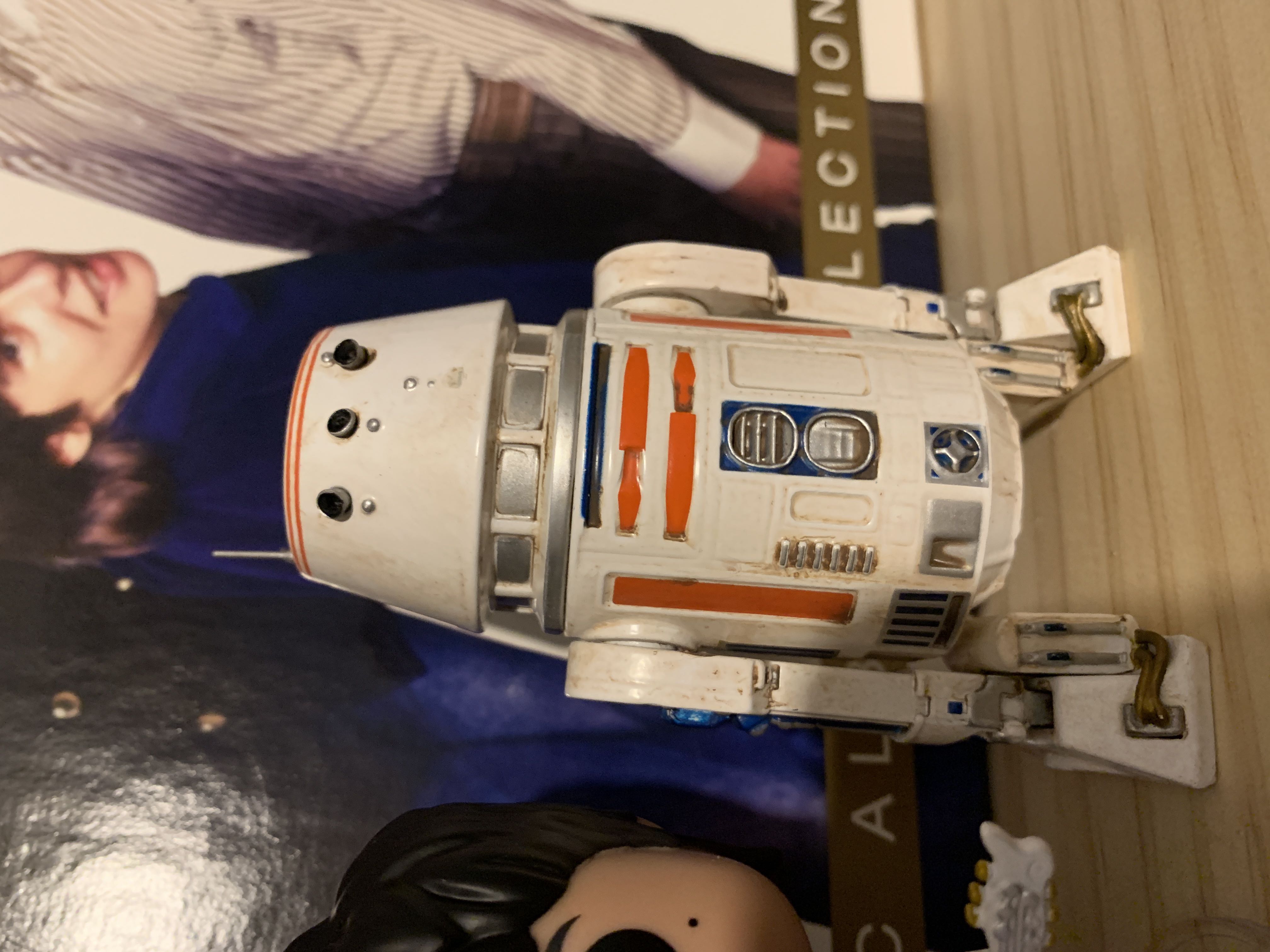 R5-D4 (Elite) - Disney Store (Star Wars Elite Series) action figure collectible [Barcode 461019011140] - Main Image 2