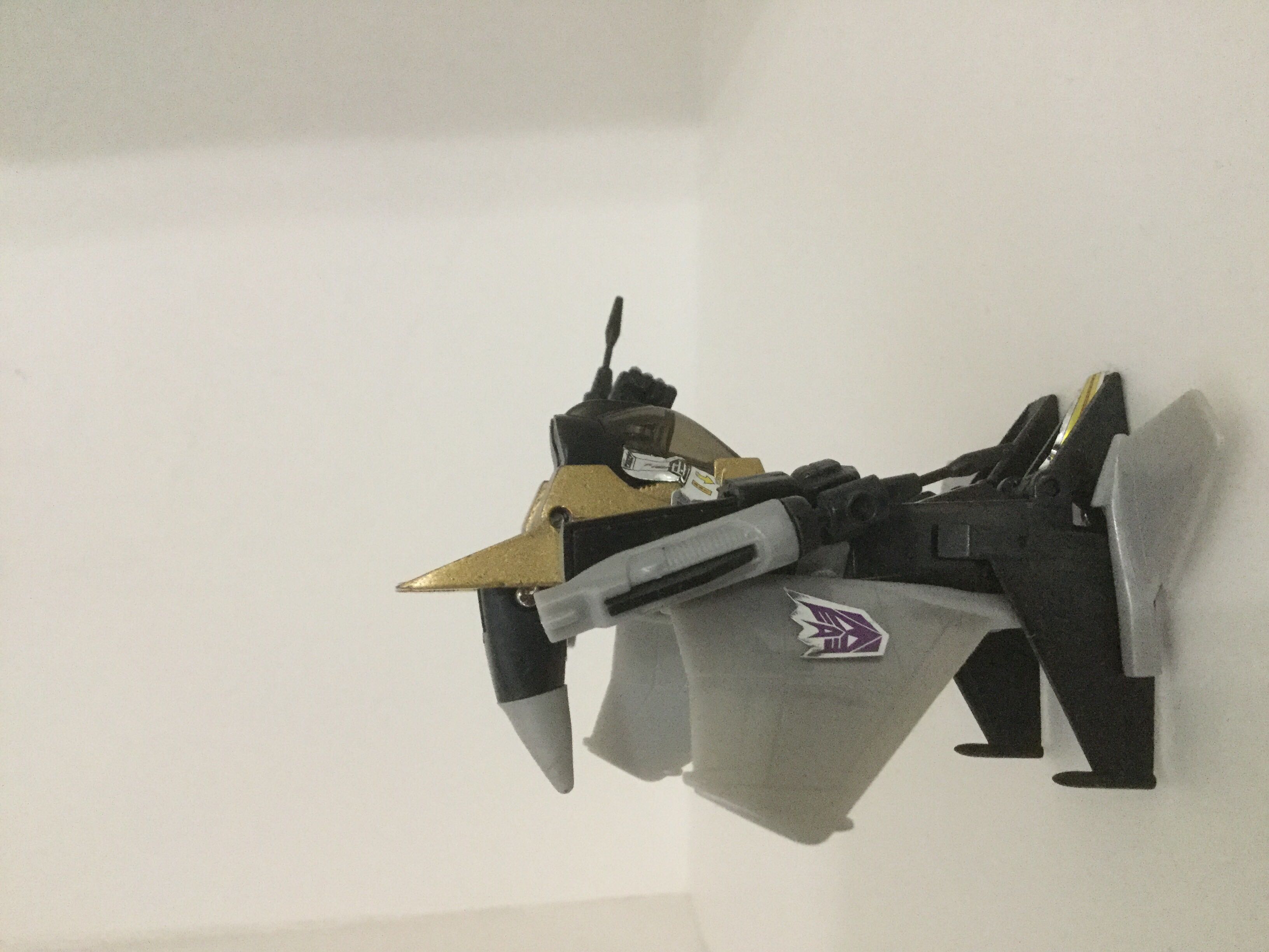 Transformers Commemorative Series Black Starscream WST  action figure collectible - Main Image 2