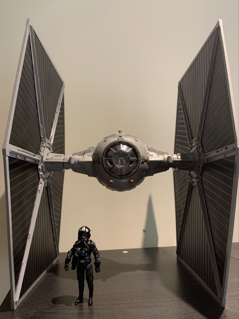 TIE Fighter - Hasbro (Star Wars: Episode IV - A New Hope) action figure collectible [Barcode 630509722822] - Main Image 2