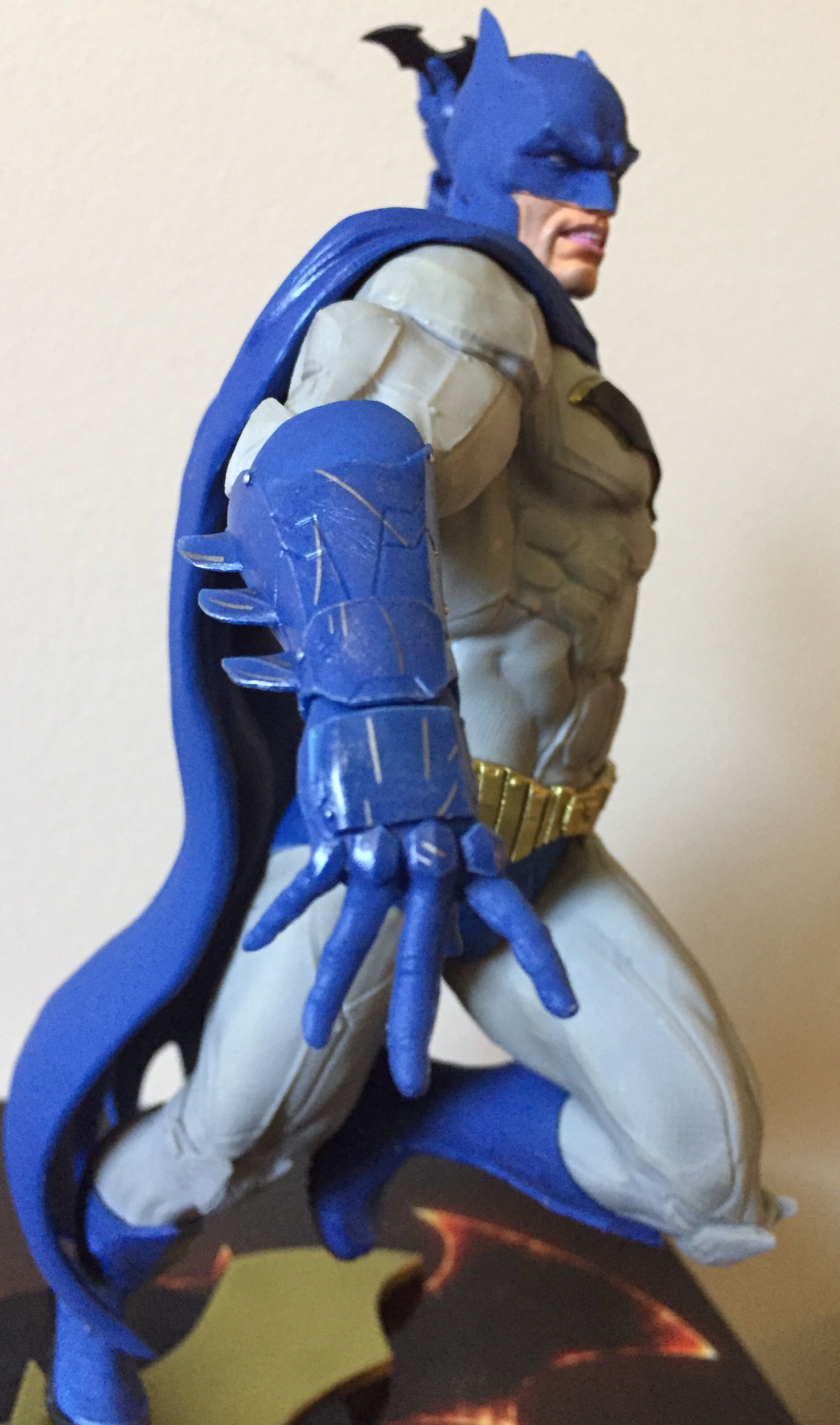 DC Core Batman  - DC Collectibles action figure collectible [Barcode 761941358451] - Main Image 2