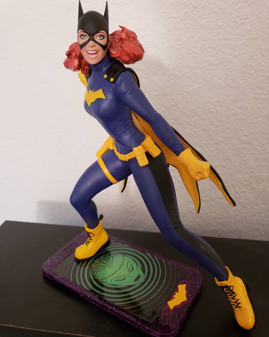 DCC Batgirl DC Core Statue Batgirl Of Burnside 9” - DC Collectibles (DC Collectibles The New 52) action figure collectible - Main Image 3