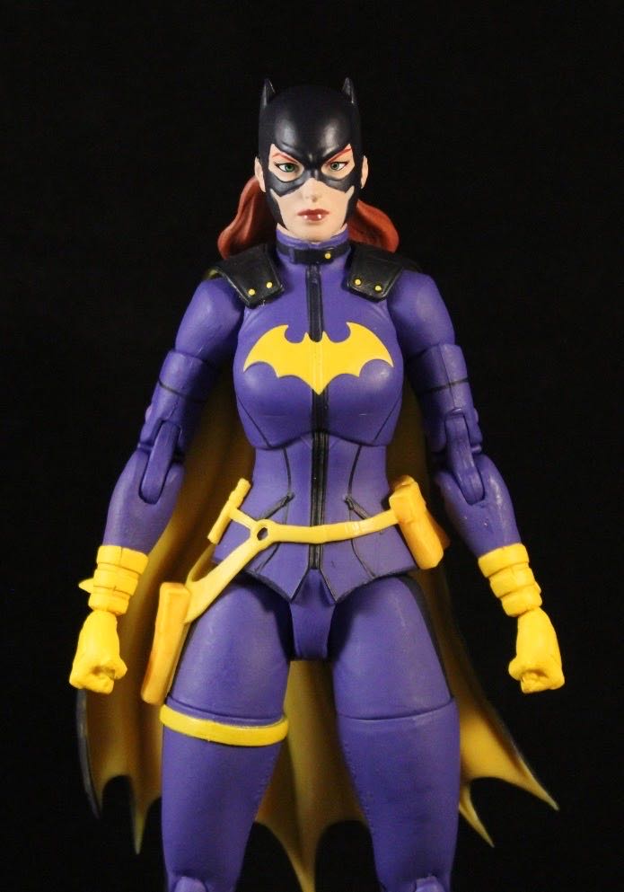 DC Essentials: Batgirl - DC Comics (DC Collectibles DC Essentials) action figure collectible [Barcode 761941355443] - Main Image 3
