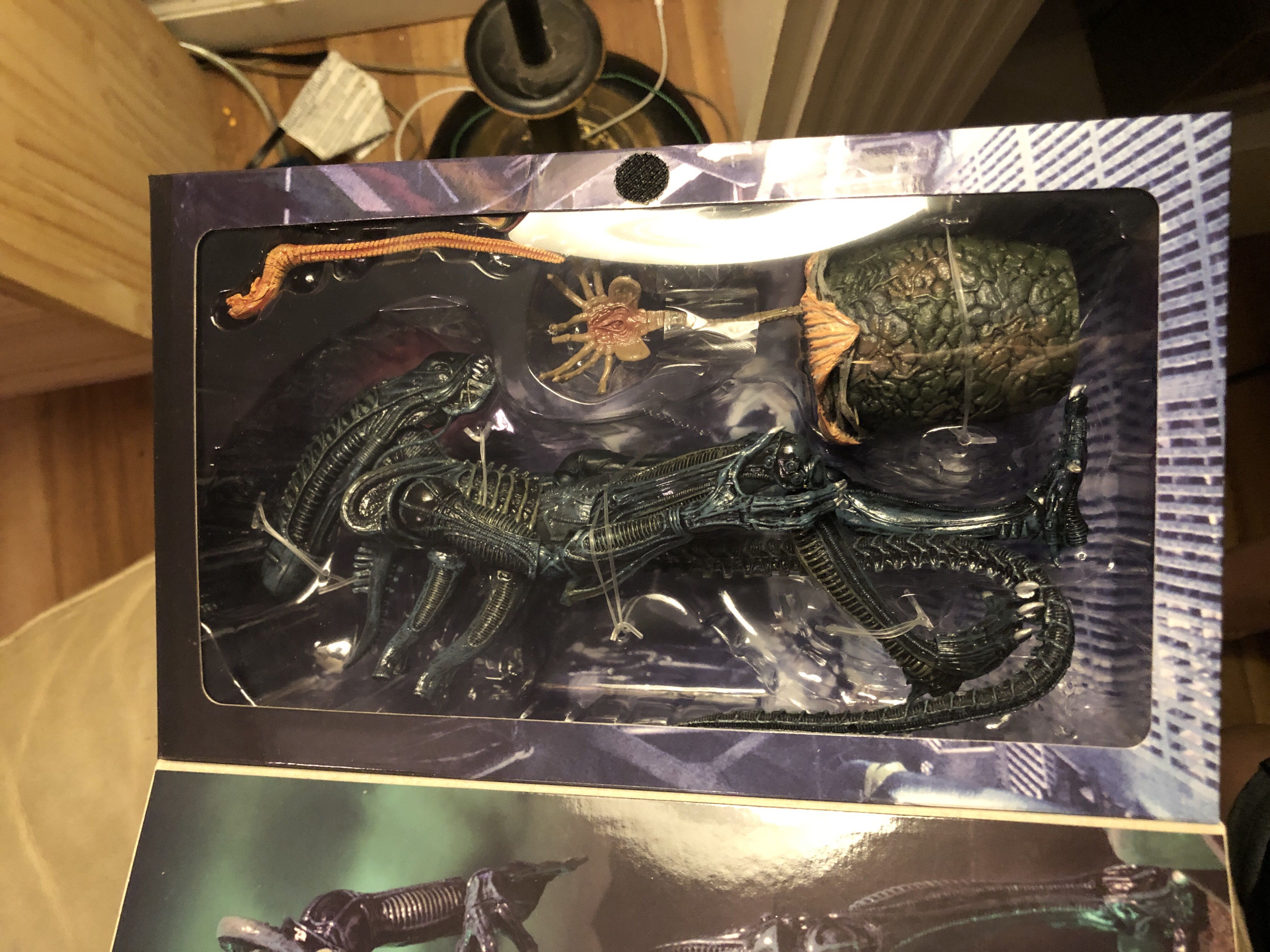 ALIENS: Blue Warrior Xenomorph - Neca (Aliens) action figure collectible [Barcode 634482516478] - Main Image 2