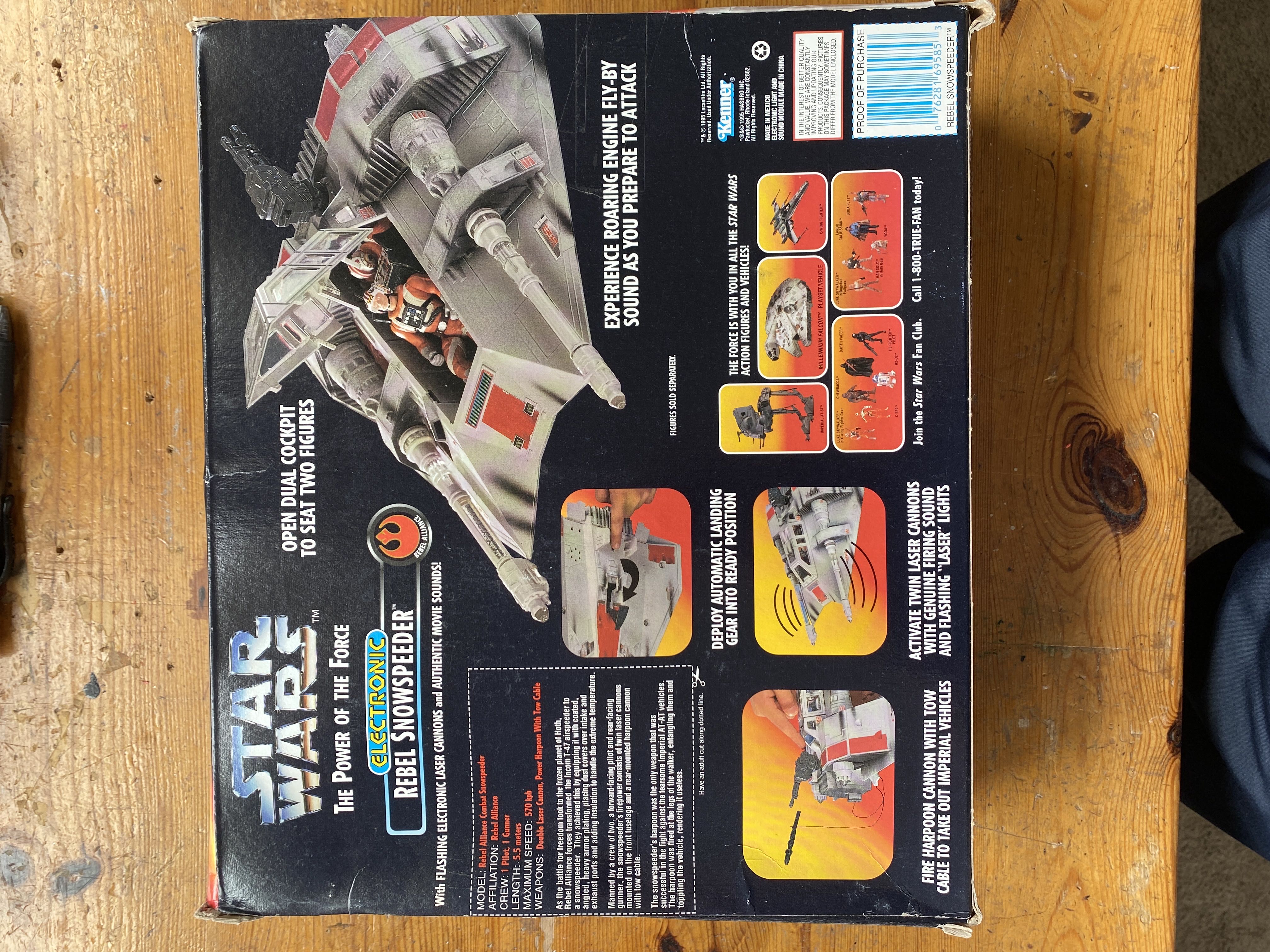Snowspeeder - Hasbro (Star Wars: Episode V - The Empire Strikes Back) action figure collectible [Barcode 076281695853] - Main Image 2