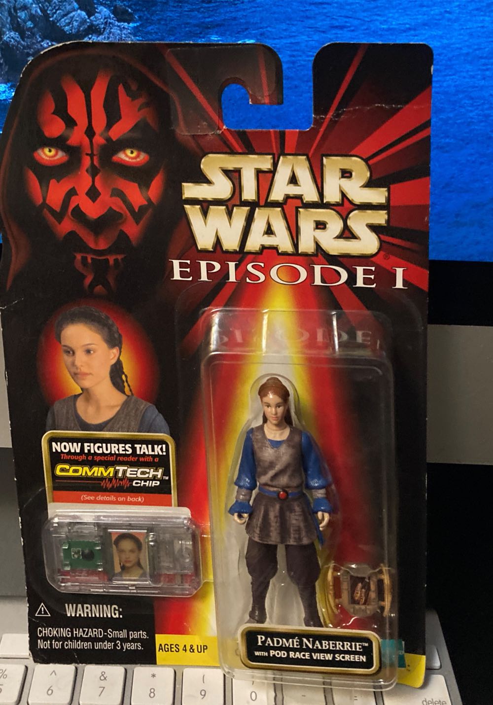 Padme Naberrie (with Pod Race View Screen) - Hasbro (Star Wars: The Phantom Menace) action figure collectible [Barcode 076281840765] - Main Image 3