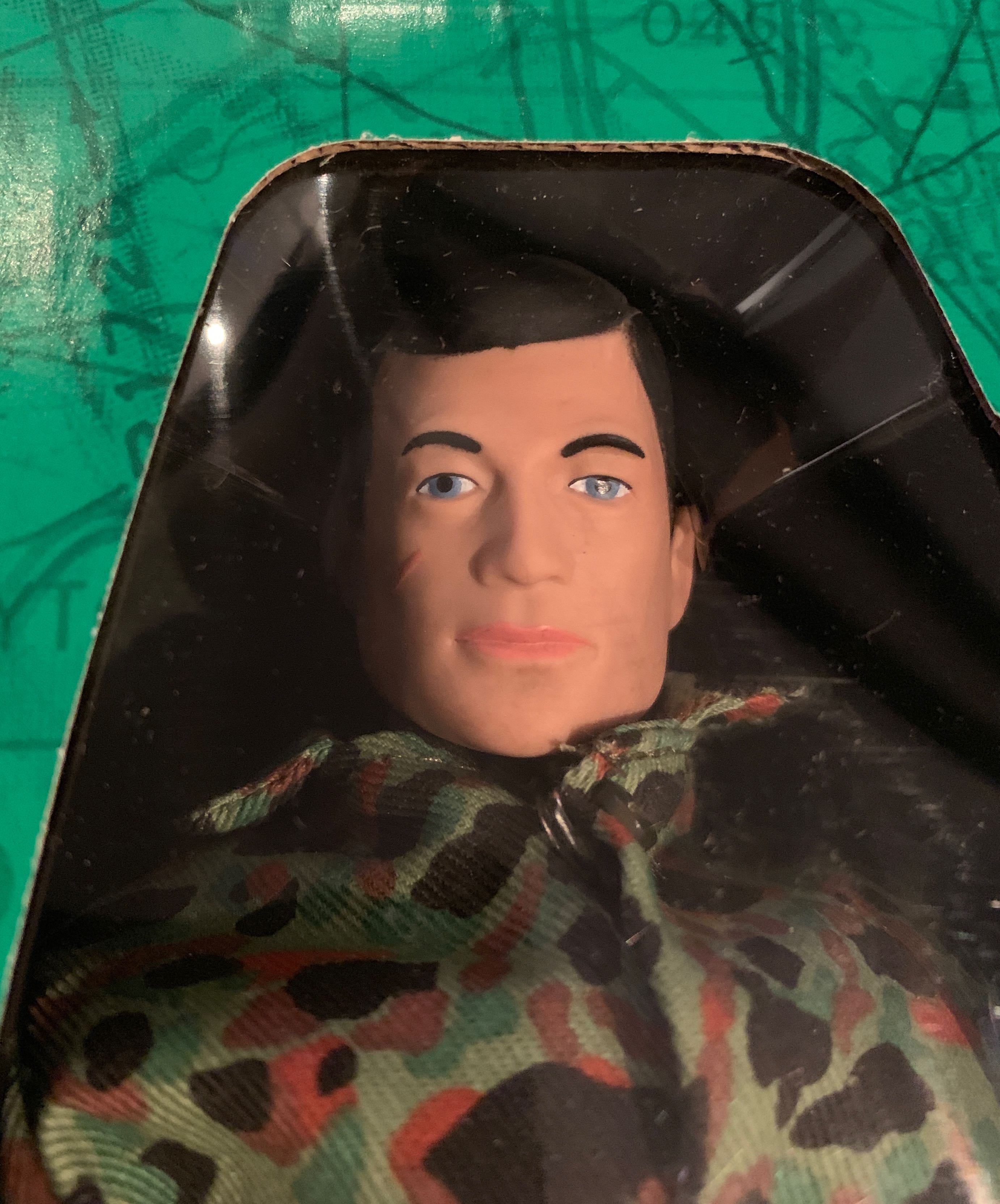 Action Marine Medic - Hasbro (40th Anniversary) action figure collectible [Barcode 076930533260] - Main Image 3