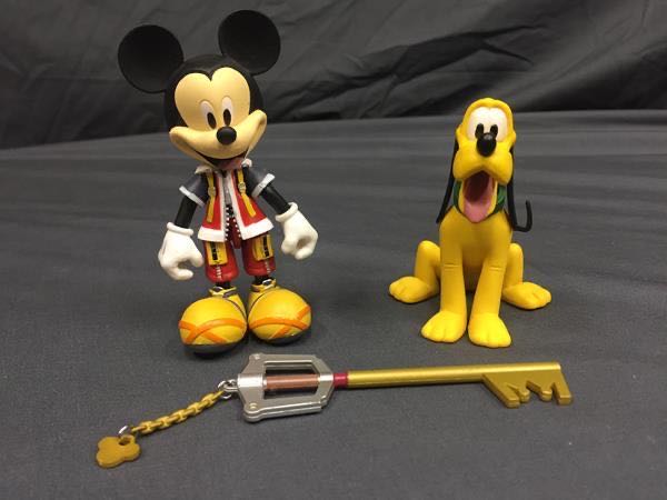 Kingdom Hearts: Mickey with Pluto - Diamomd Select (Kingdom Hearts II) action figure collectible [Barcode 699788823897] - Main Image 2