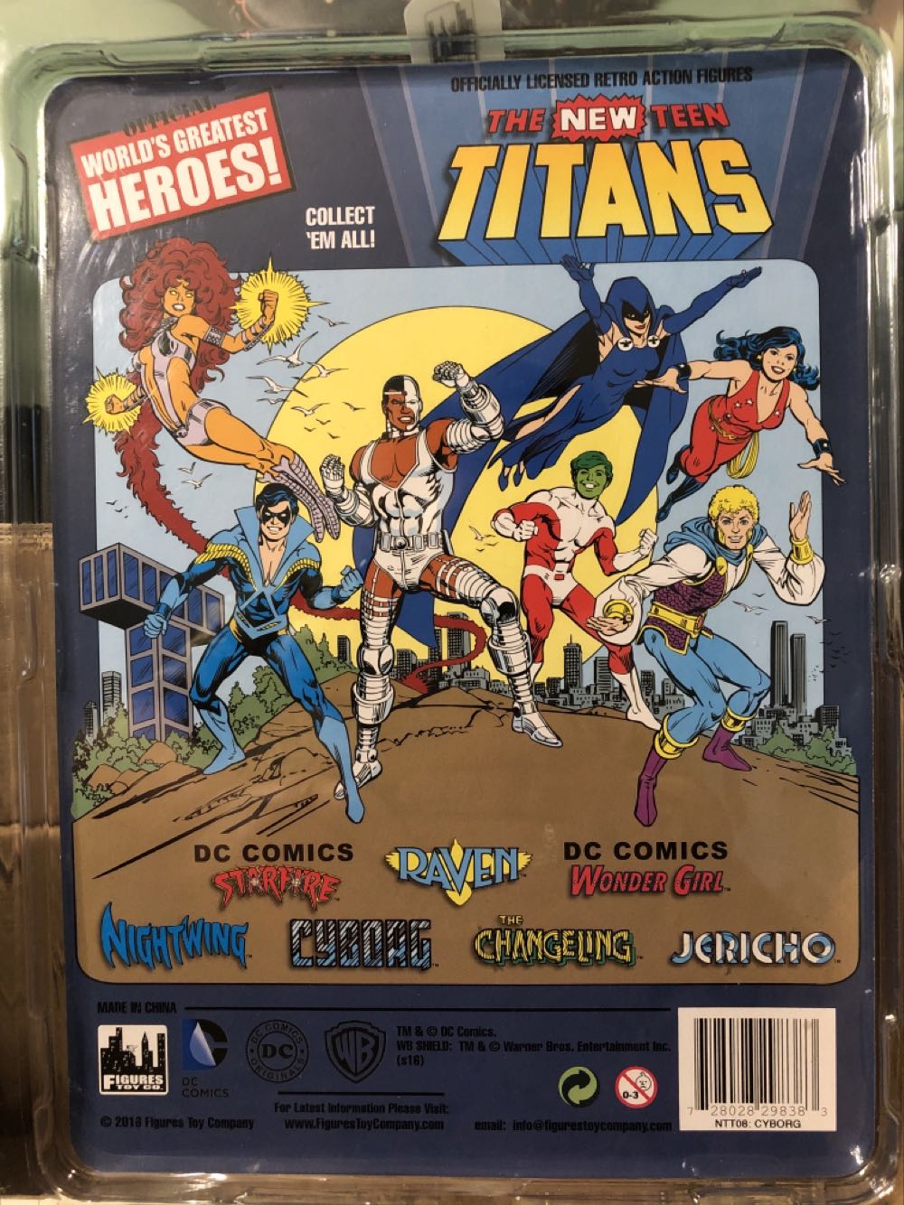 Cyborg - Figures Toy Company (The New Teen Titans Retro 8 Inch Action Figures Series 1) action figure collectible [Barcode 728028298383] - Main Image 3