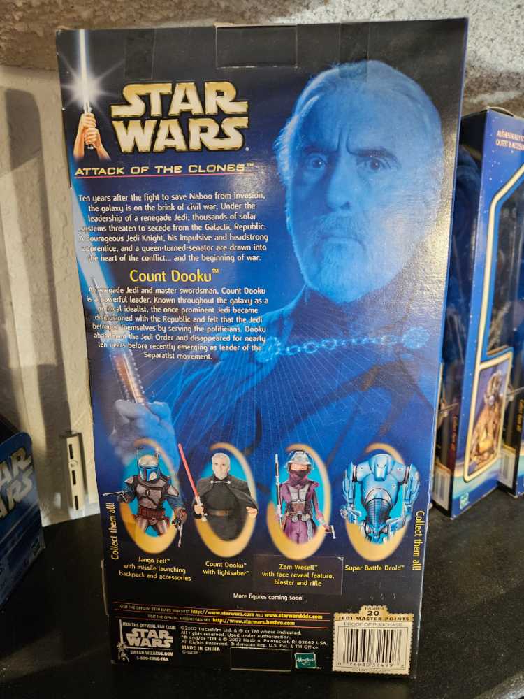 Count Dooku  (Star Wars: Attack Of The Clones) action figure collectible [Barcode 076930324998] - Main Image 2
