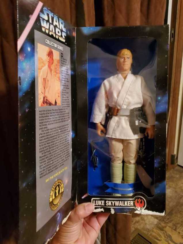 Luke Skywalker - Kenner (Star Wars) action figure collectible [Barcode 076281277240] - Main Image 2