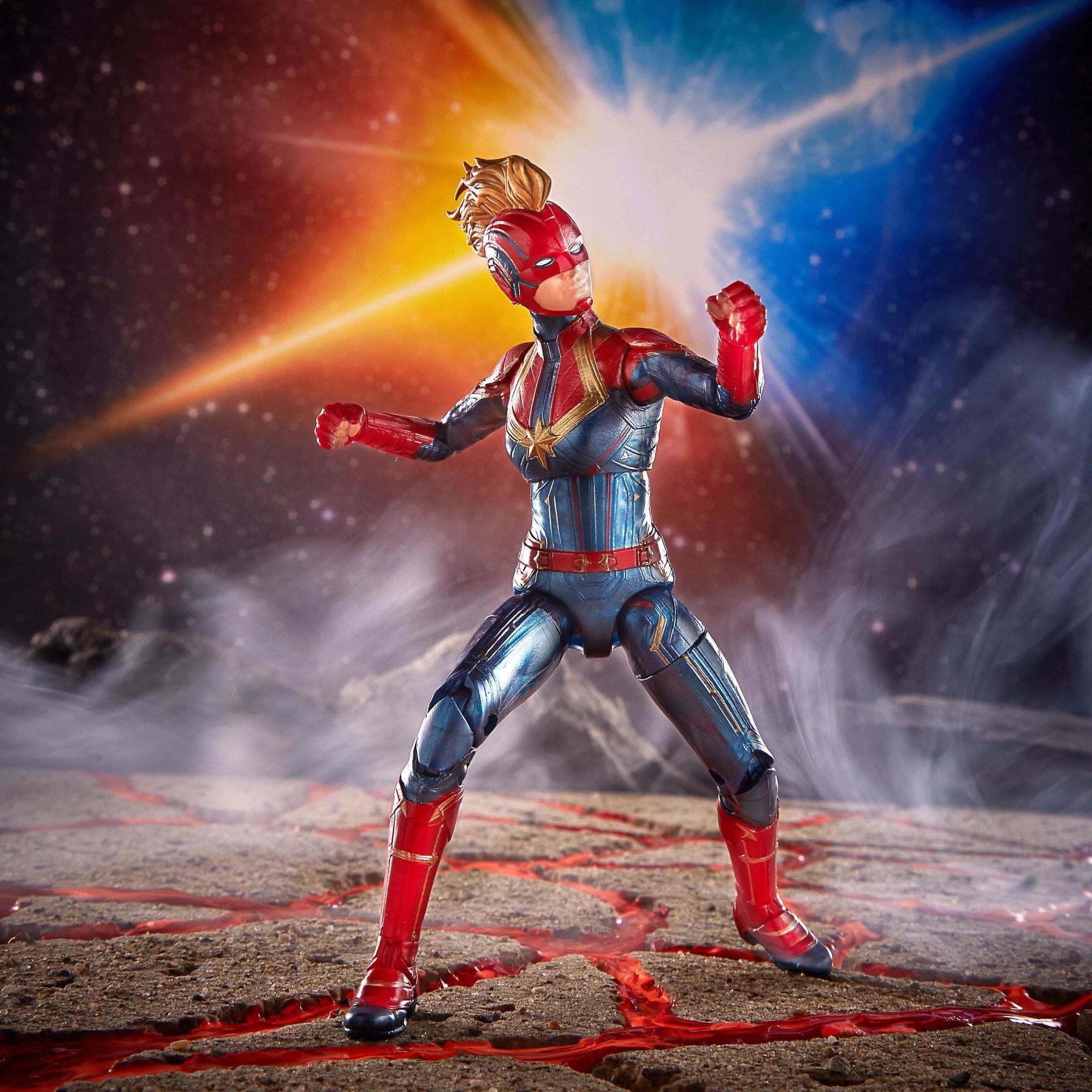 Captain Marvel (Carol Danvers) - Marvel Legends (MCU (Avengers - Marvels)) action figure collectible [Barcode 630509775439] - Main Image 4