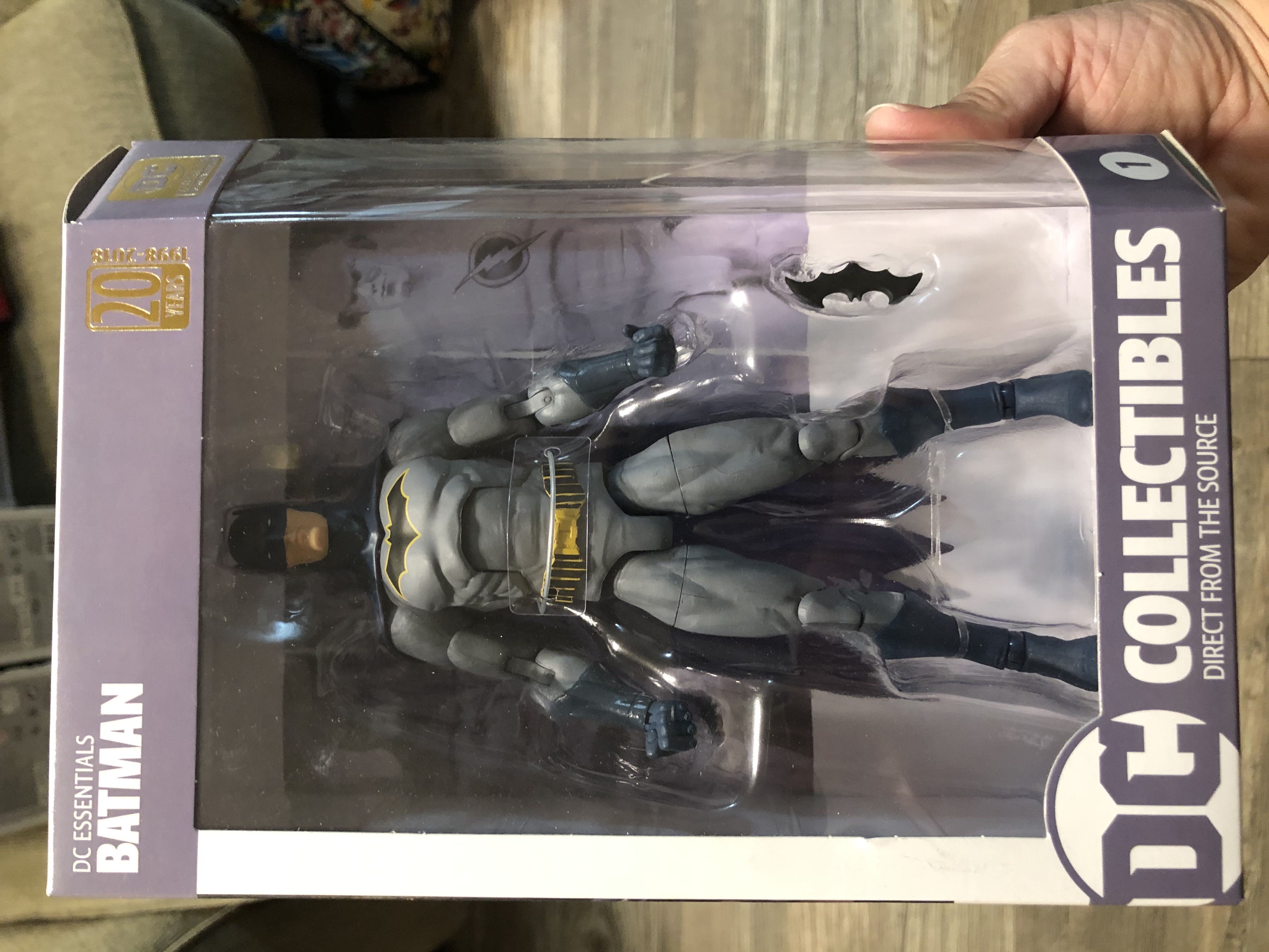 Batman (Rebirth) DC Essentials - DC Collectibles (Batman) action figure collectible [Barcode 761941352077] - Main Image 3