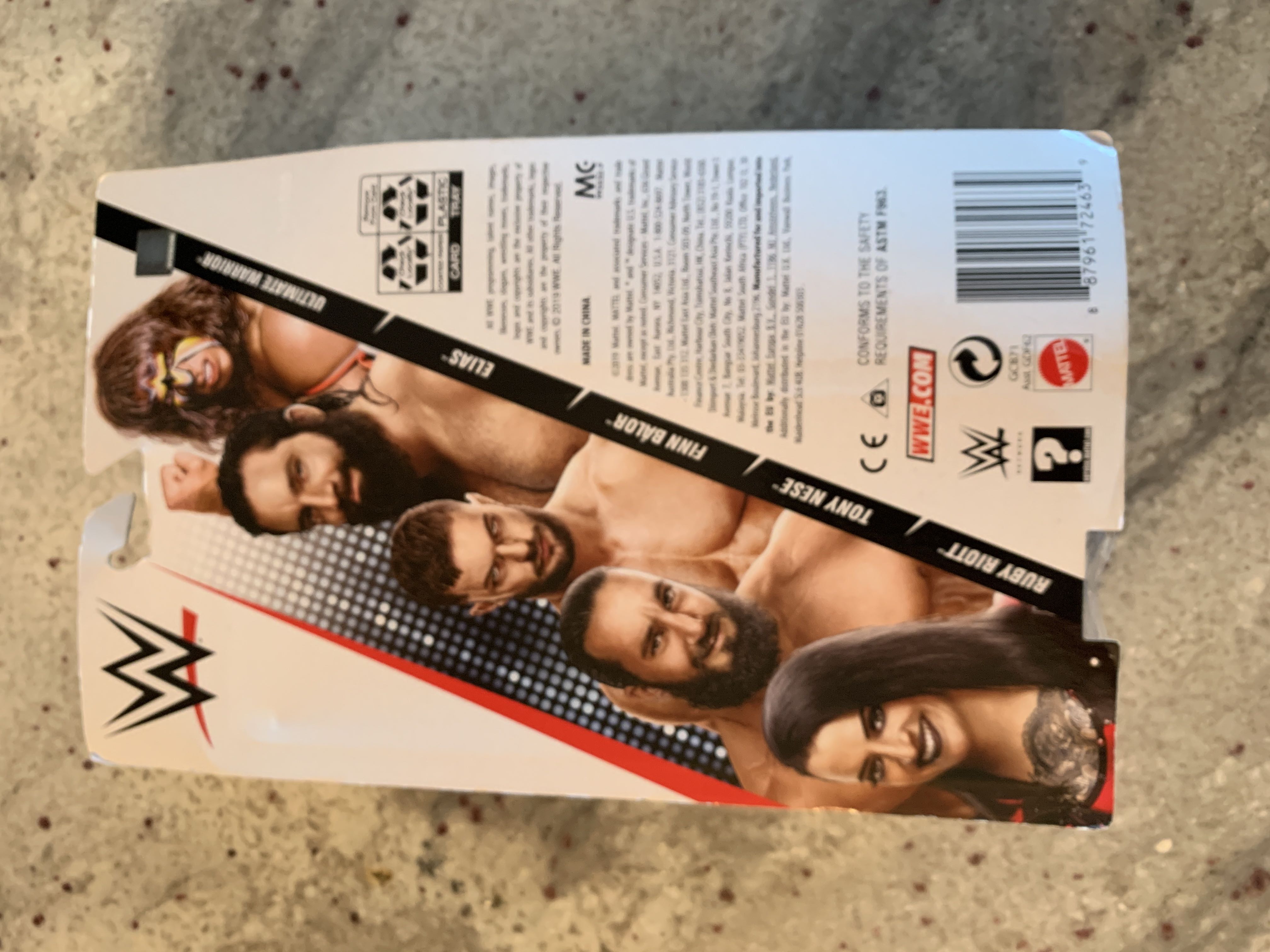 Ultimate Warrior Series 98 - Mattel (WWE Basic Series #98) action figure collectible [Barcode 887961724639] - Main Image 2