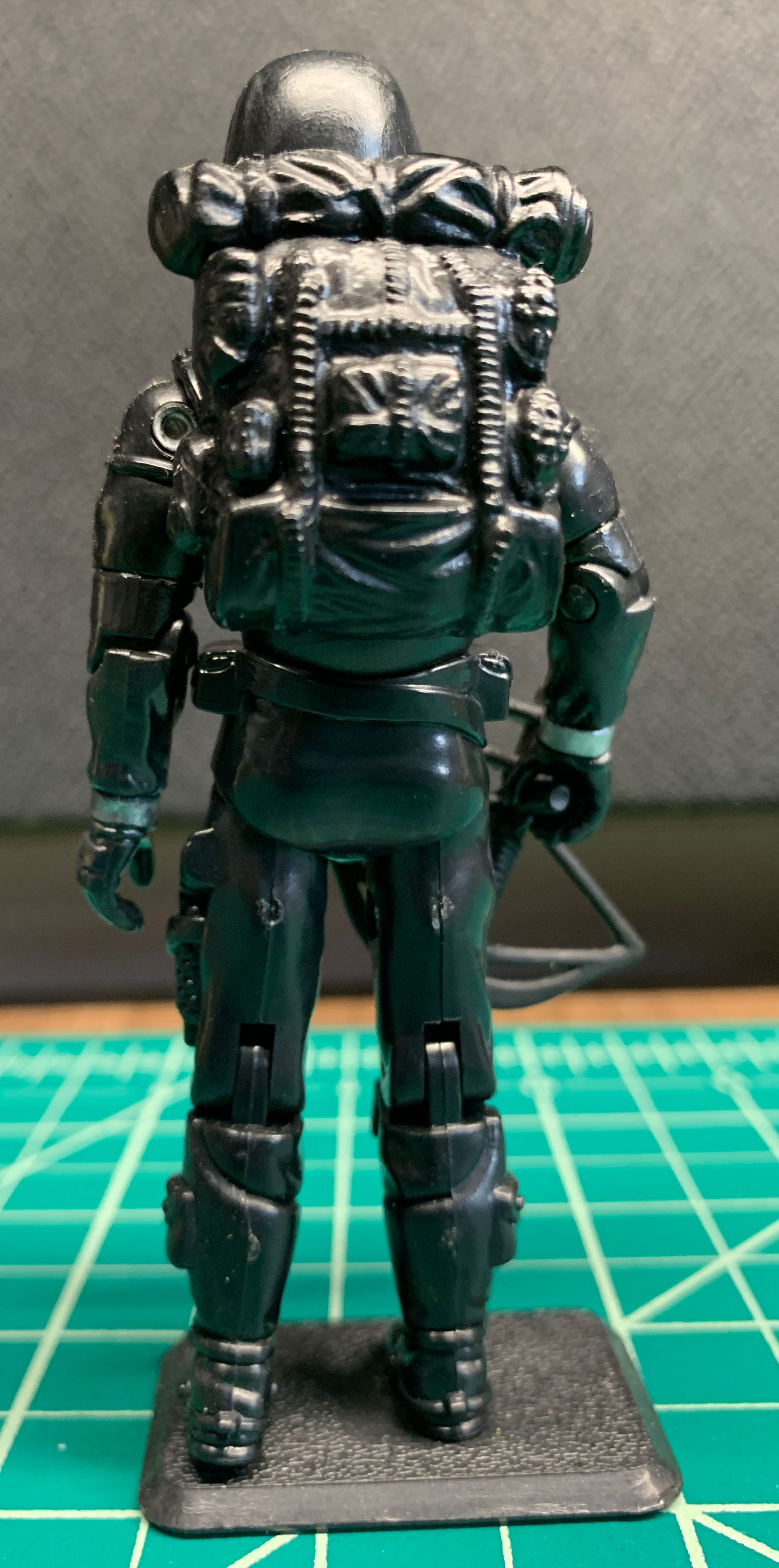 Crimson Shadow Guard (V8) #3 - Hasbro (Series 21) action figure collectible - Main Image 2