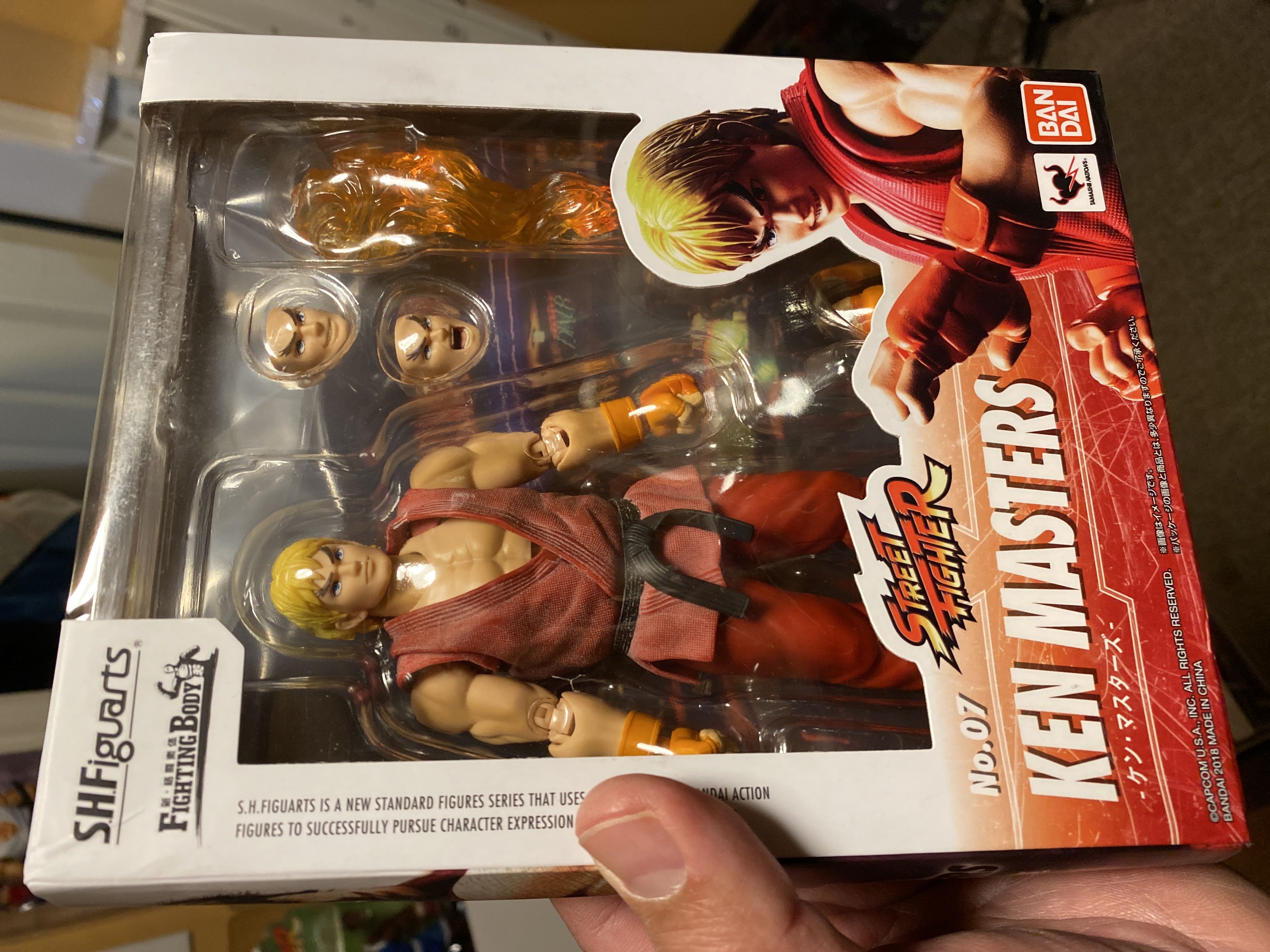 Ken Masters - SH Figuarts / Bandai / Tamashii Nations (Street Fighter V) action figure collectible [Barcode 4549660238942] - Main Image 3