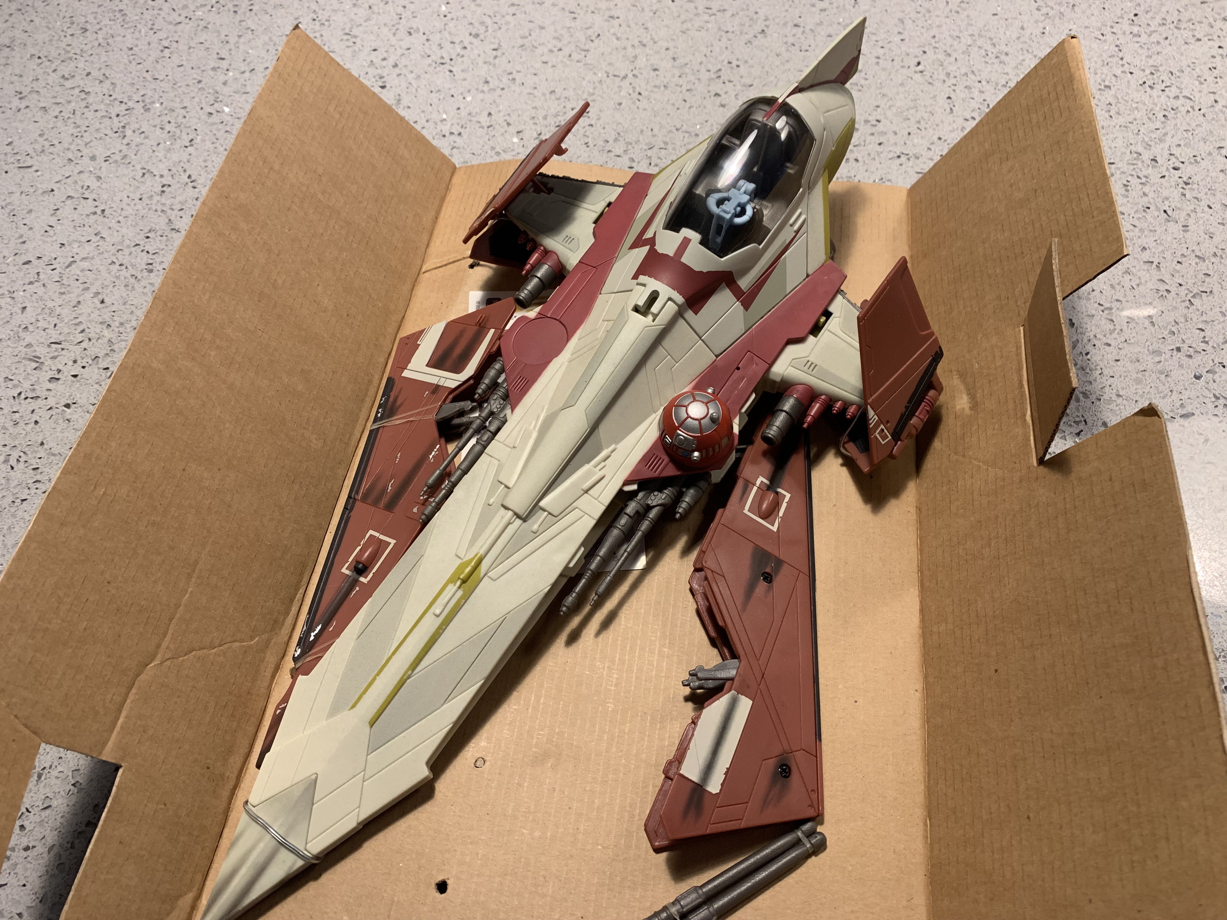 Obi-Wan Kenobi’s Jedi Starfighter - Hasbro (Star Wars) action figure collectible [Barcode 5023117656170] - Main Image 3