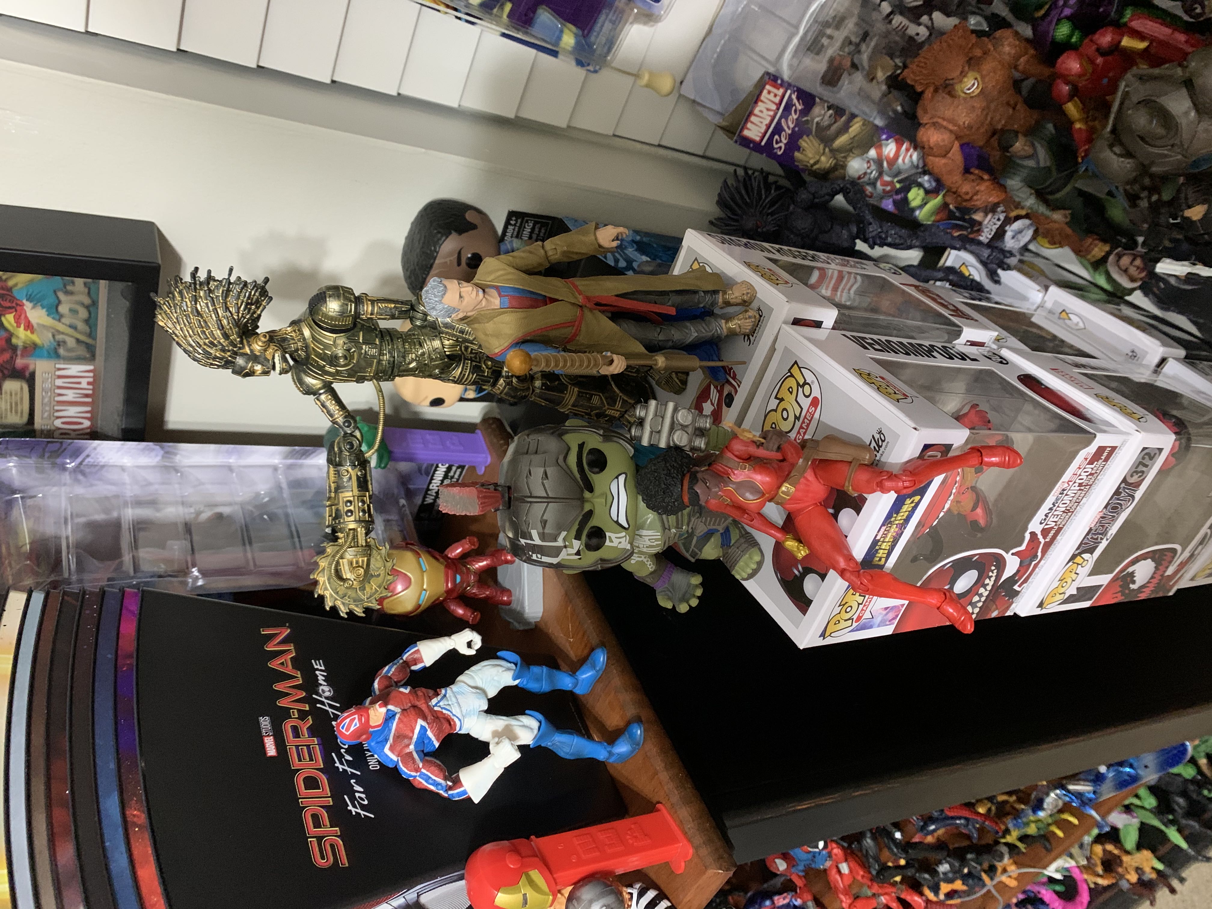 Grand Master - Disney / Hasbro (Marvel Legends Thor Ragnarok) action figure collectible - Main Image 2