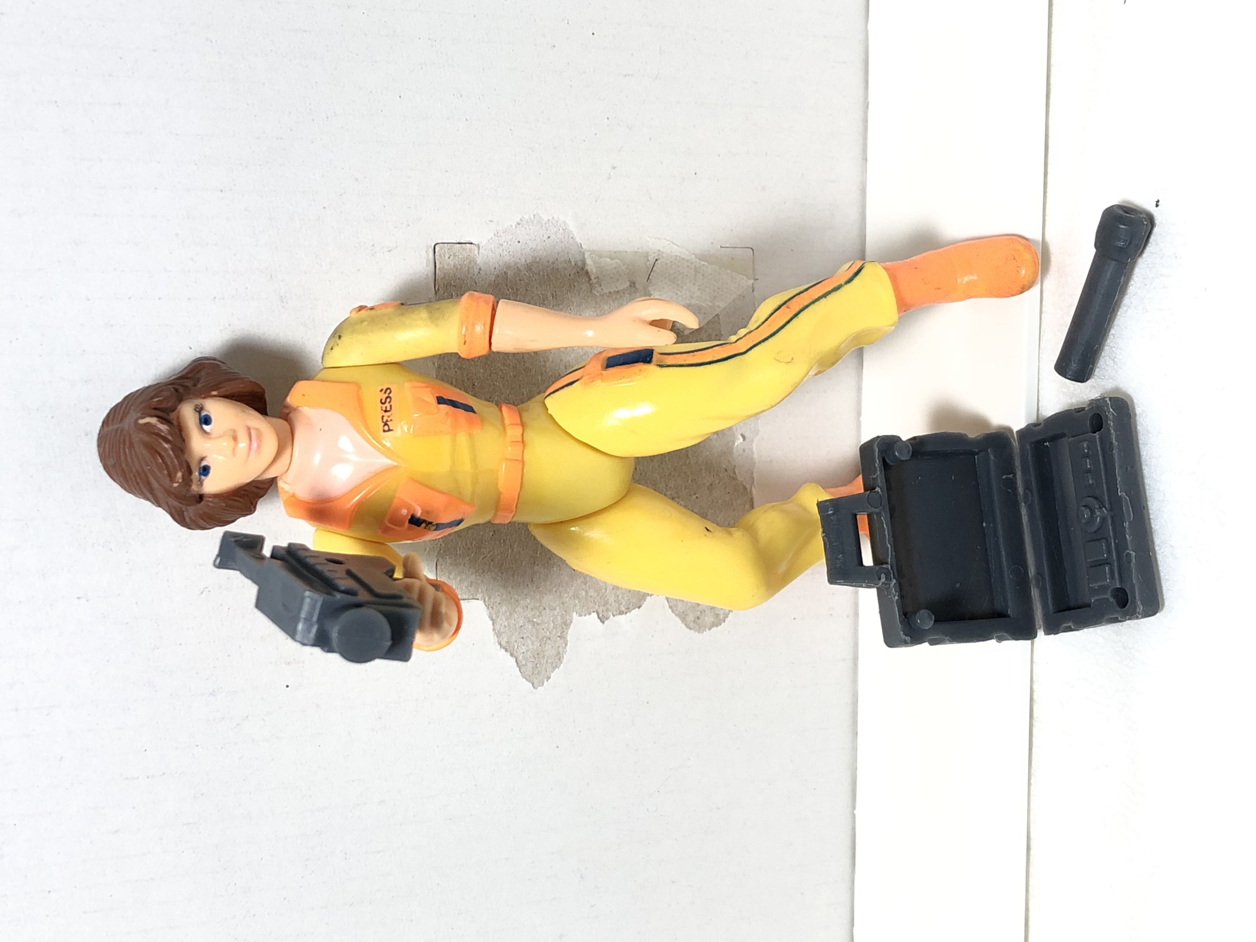 Aprile O’neil (Orange & Blue With Press) - Playmates Toys (Teenage Mutant Ninja Turtles) action figure collectible - Main Image 3