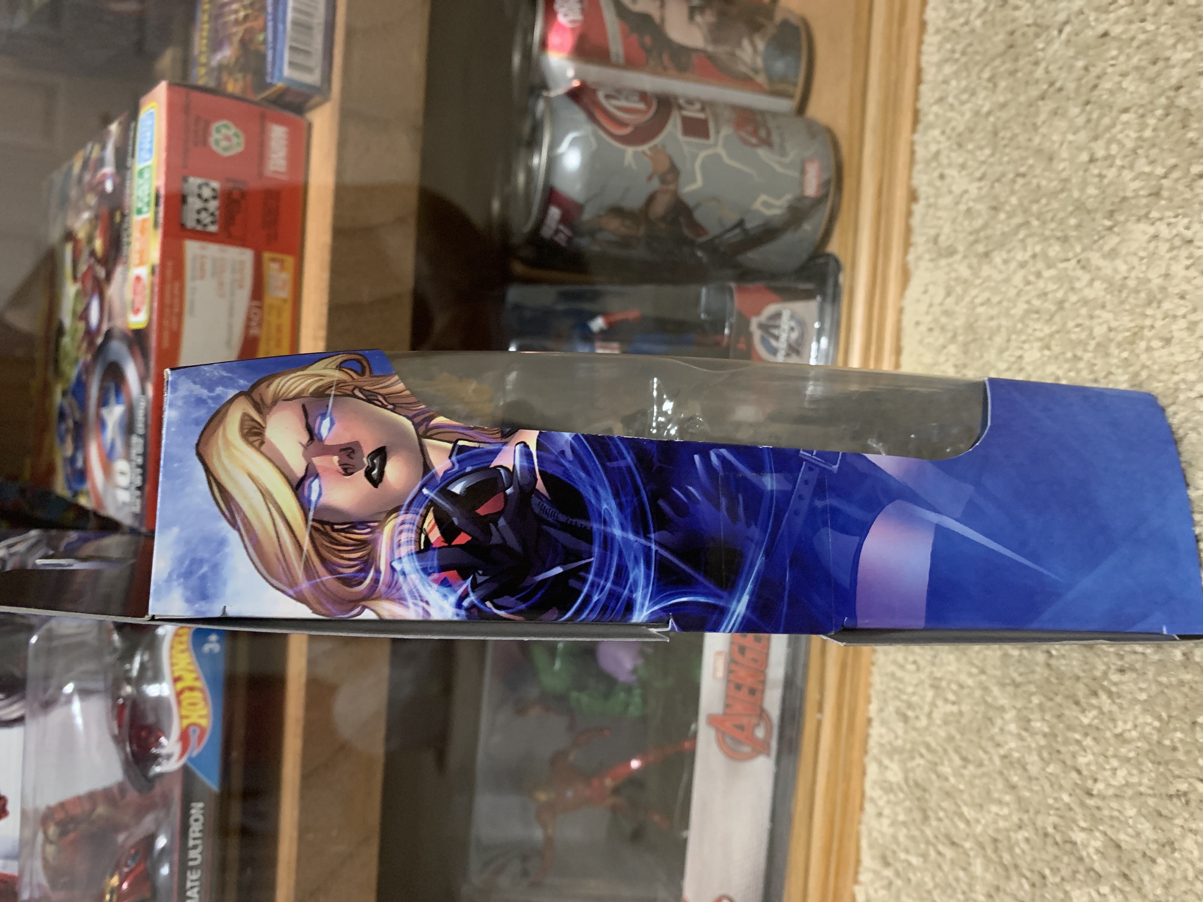 Emma Frost - Hasbro (Marvel Legends Walgreens Exclusive) action figure collectible [Barcode 630509818853] - Main Image 3